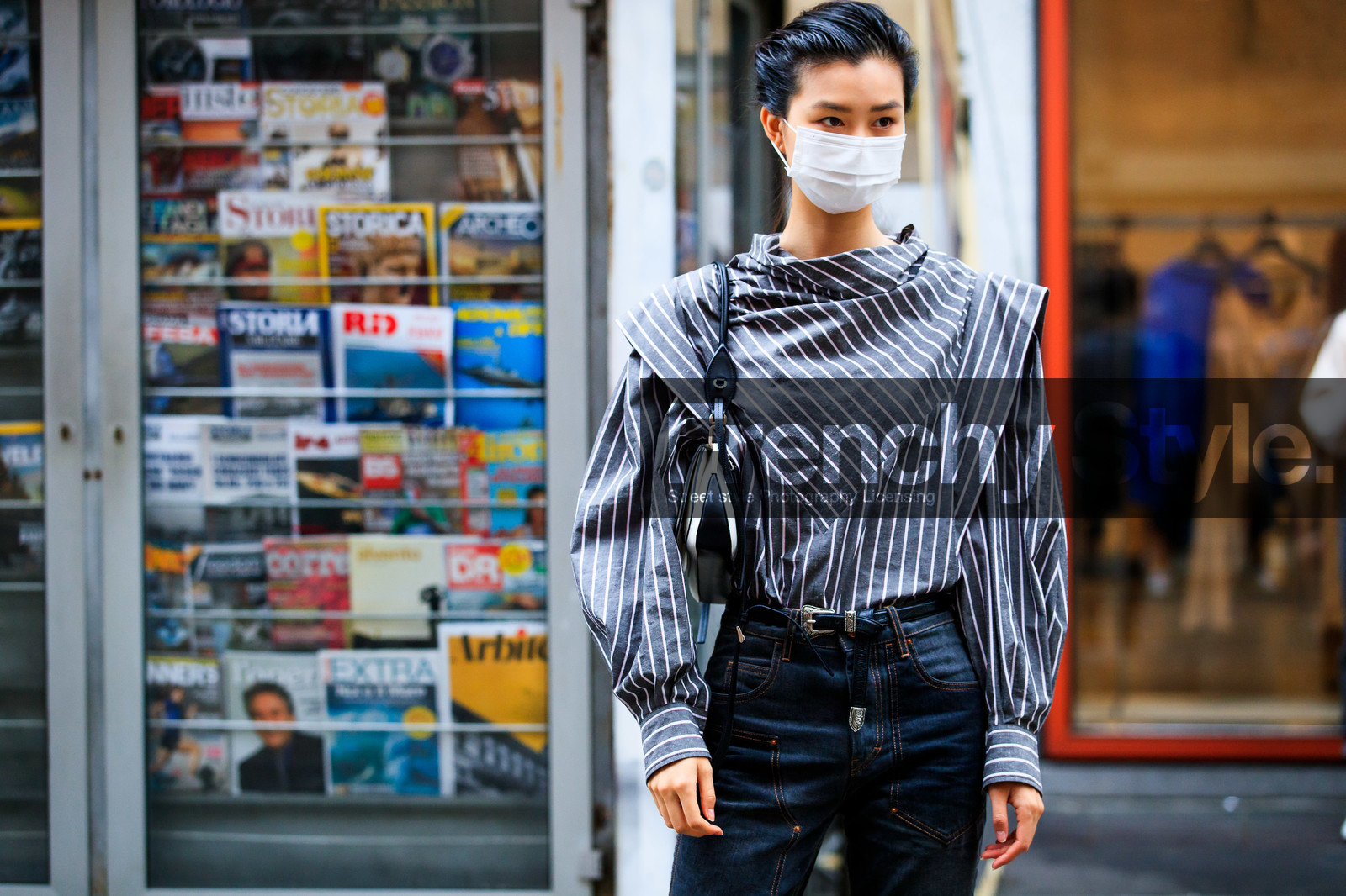 black blouse, black jeans, black leather bag, white leather bag, bicolor bag, shoulder bag, prada bag, striped blouse, high collar blouse, isabel marant blouse, oversize shoulder, white blouse, dark grey blouse, black leather belt, cowboy belt, belted pants, covid face mask, street style, jonathan paciullo, FW, frenchystyle, fashion week, MFW, MILAN, SPRING SUMMER 2021, SS 21, horizontal, atmosphere details, detail, model