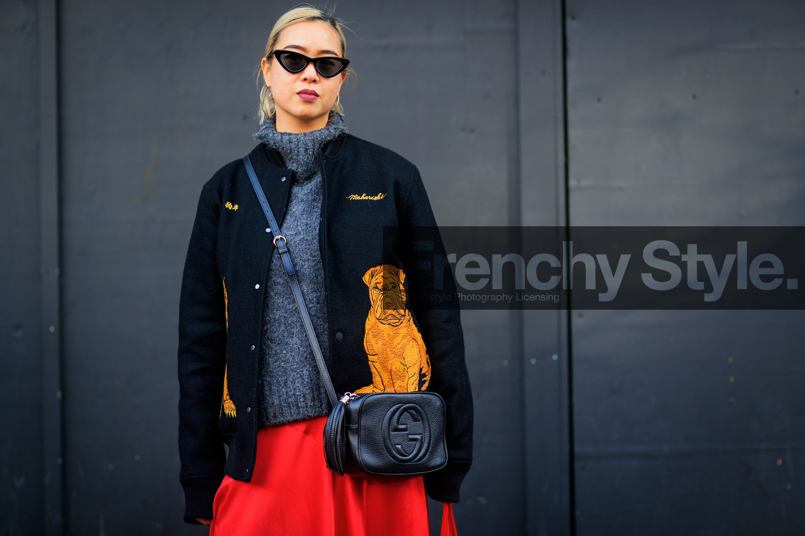 animal print, black bag, black jacket, graphic jacket, grey sweater, gucci, leather bag, printed jacket, red skirt, sunglasses, teddy jacket, fashion week, frenchystyle, FW, jonathan paciullo, street style, LFW, LONDON, AUTUMN WINTER 2018-2019, AW 18-19, FALL WINTER 2018-2019, FW 18-19, horizontal, atmosphere details, detail