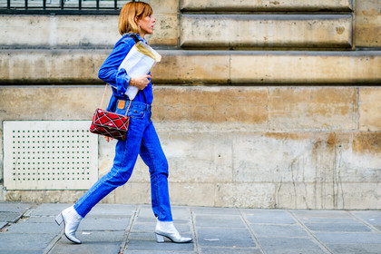 atmosphere details, blue denim, denim pants, denim shirt, fashion week, frenchystyle, full length, FW, horizontal, jeans, jonathan paciullo, leather bag, leather shoes, PARIS, PFW, red bag, roger vivier, shiny boots, shiny shoes, silver shoes, SPRING SUMMER 2017, SS 17, street style, tone on tone, total look denim, trousers