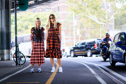 atmosphere details, black jacket, brown jacket, checked dress, embroidered bag, fashion week, frenchystyle, full length, FW, graphic bag, graphic dress, grey sneakers, horizontal, jonathan paciullo, leather bag, leather jacket, leather perfecto, leather shoes, NEW YORK, nike, NYFW, orange bag, orange dress, pink bag, plaid, printed dress, sleeveless, SPRING SUMMER 2018, SS 18, street style, sunglasses, veronika heilbrunner, white sneakers