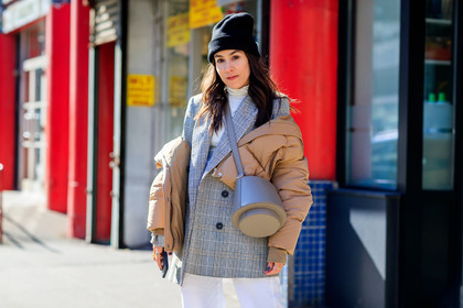 beige bag, beige jacket, black beanie, blazer, checked, checked jacket, down jacket, graphic jacket, grey jacket, leather bag, off the shoulder, plaid, printed jacket, tartan, white pants, white top, street style, jonathan paciullo, FW, frenchystyle, fashion week, NYFW, NEW YORK, AUTUMN WINTER 2018-2019, AW 18-19, FALL WINTER 2018-2019, FW 18-19, atmosphere details, horizontal, detail