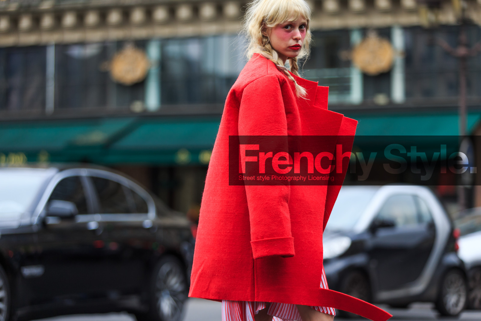 atmosphere details, AUTUMN WINTER 2016-2017, AW 16-17, braids, detail, FALL WINTER 2016-2017, fashion week, frenchystyle, FW, FW 16-17, horizontal, jonathan paciullo, oversize, PARIS, PFW, red coat, street style