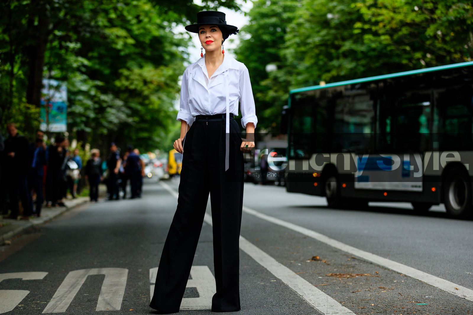 atmosphere details, AUTUMN WINTER 2016-2017, AW 16-17, black hat, black pants, earrings, FALL WINTER 2016-2017, fashion week, frenchystyle, full length, FW, FW 16-17, HAUTE COUTURE, high waist, horizontal, jonathan paciullo, MENSWEAR, PARIS, PFW, red lips, rolled up sleeves, street style, trousers, turban, ulyana sergeenko, white shirt, wide pants