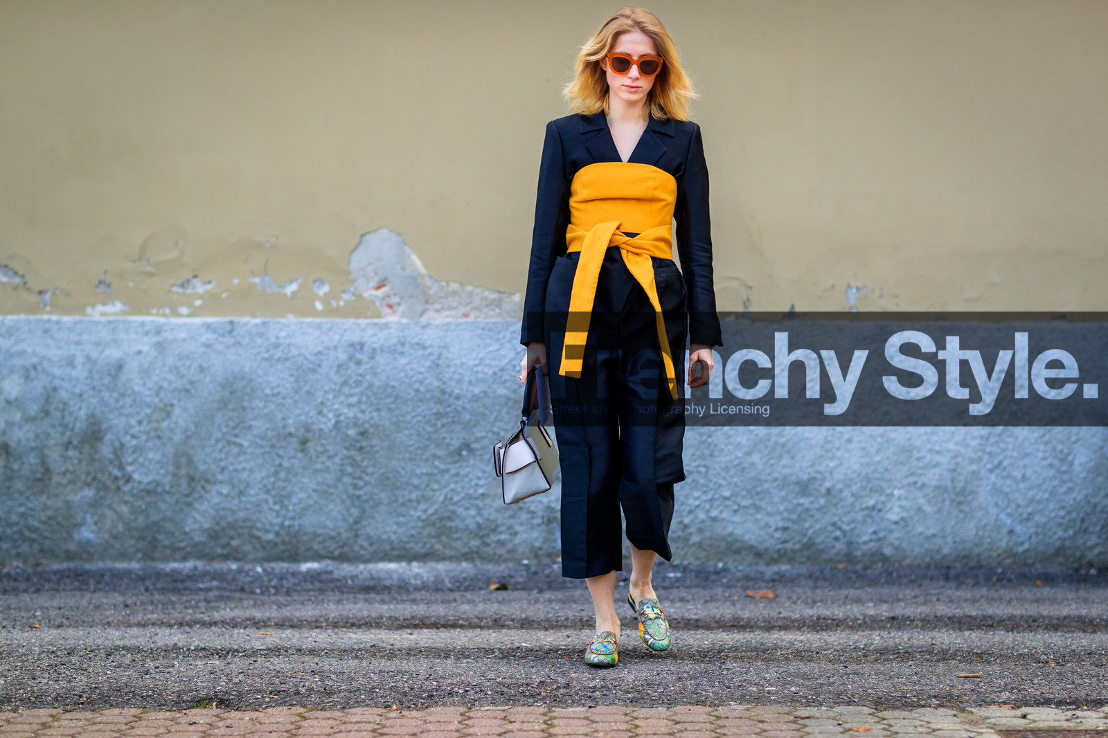 atmosphere details, AUTUMN WINTER 2017-2018, AW 17-18, black jacket, black pants, black suit, blazer, bustier top, FALL WINTER 2017-2018, fashion week, frenchystyle, full length, FW, FW 17-18, gucci, horizontal, jonathan paciullo, leather bag, leather shoes, MFW, MILAN, monogram, printed shoes, shiny bag, silver bag, street style, sunglasses, trousers, yellow belt