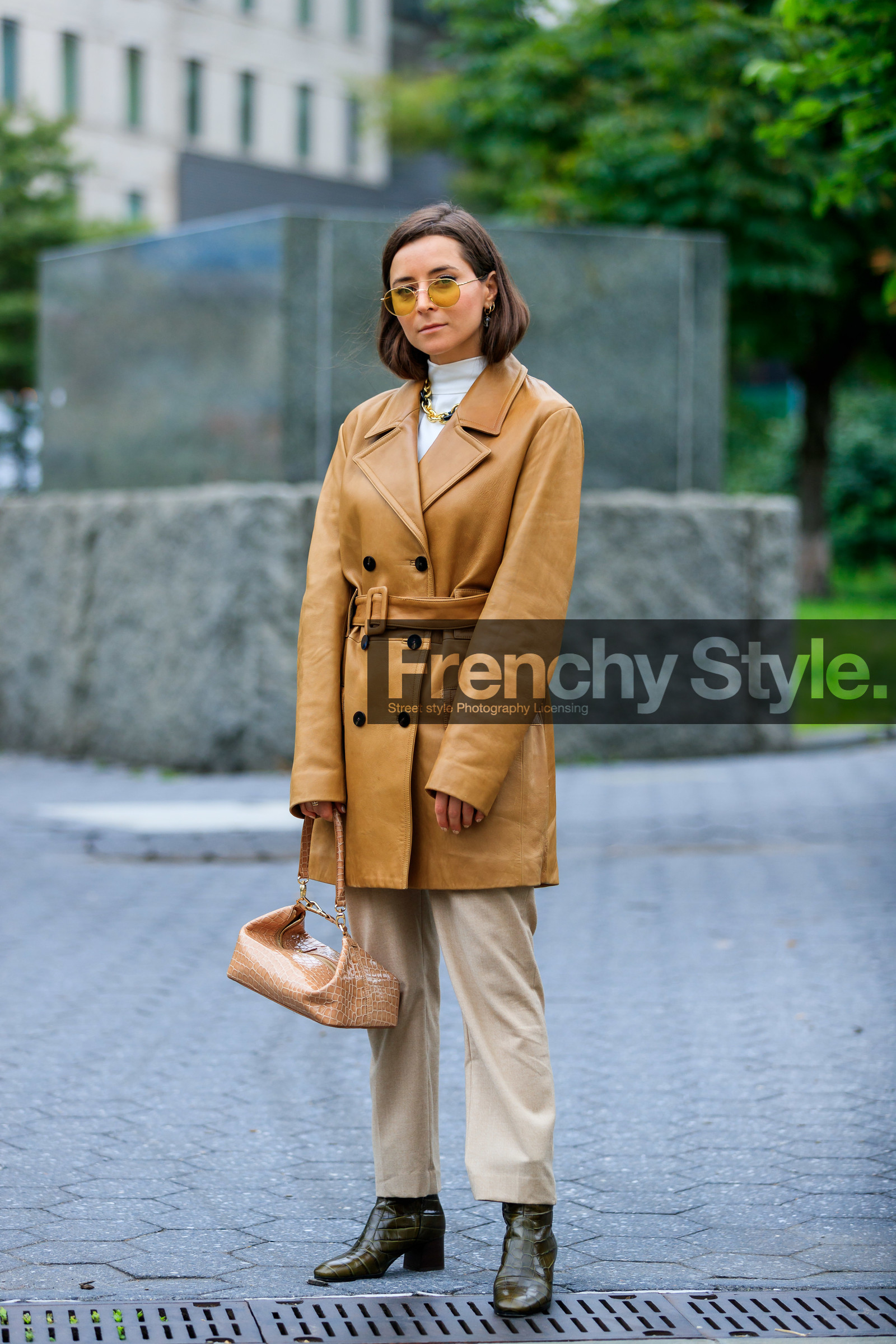 beige bag, beige pants, camel jacket, green boots, high heels, leather bag, leather jacket, leather shoes, necklace, rejina pio, sunglasses, trousers, street style, jonathan paciullo, FW, frenchystyle, fashion week, NEW YORK, NYFW, SPRING SUMMER 2020, SS 20, vertical, full length