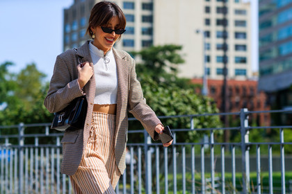atmosphere details, beige skirt, black bag, blazer, brown jacket, cropped top, detail, fashion week, frenchystyle, FW, graphic skirt, horizontal, houndstooth pattern, jonathan paciullo, leather bag, NEW YORK, NYFW, printed skirt, SPRING SUMMER 2018, SS 18, street style, striped skirt, sunglasses, trousers, white sweater