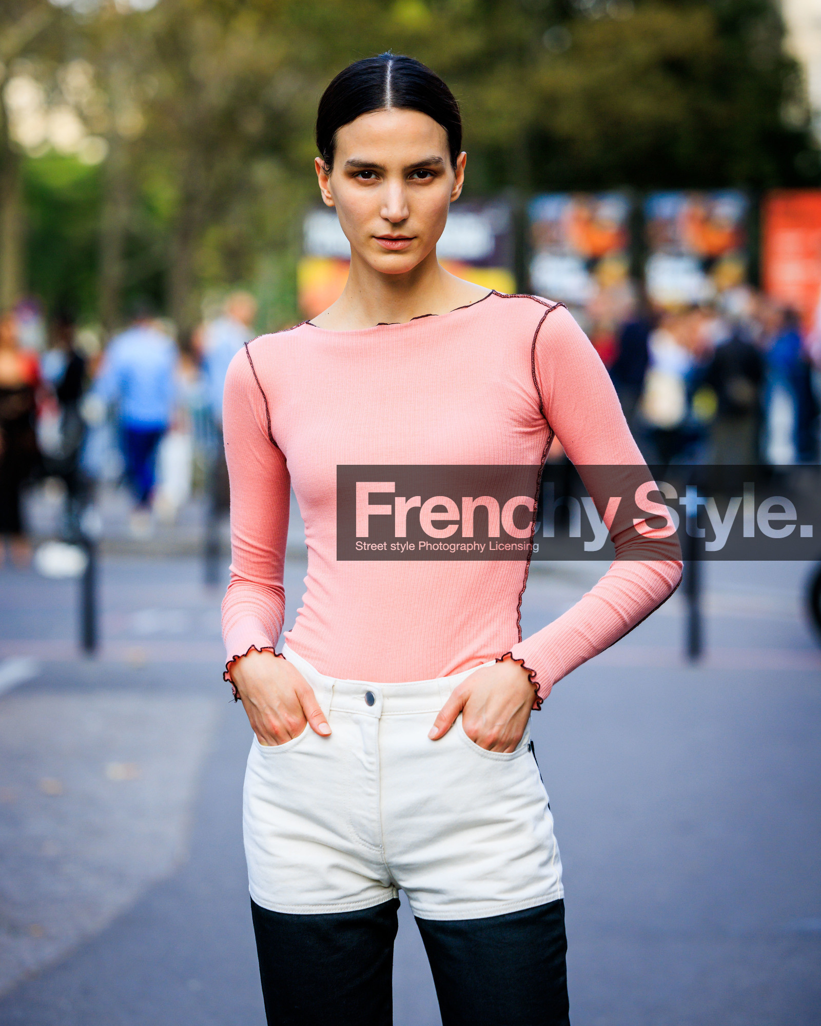 PARIS, PFW, fashion week, frenchystyle, FW, jonathan paciullo, street style, SPRING SUMMER 2024, SS 24, vertical, atmosphere details, detail