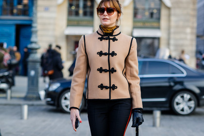beige jacket, black bag, black gloves, black pants, leather gloves, sunglasses, trousers, fashion week, frenchystyle, FW, jonathan paciullo, street style, PFW, PARIS, SPRING SUMMER 2017, SS 17, HAUTE COUTURE, atmosphere details, detail, horizontal, ece sukan