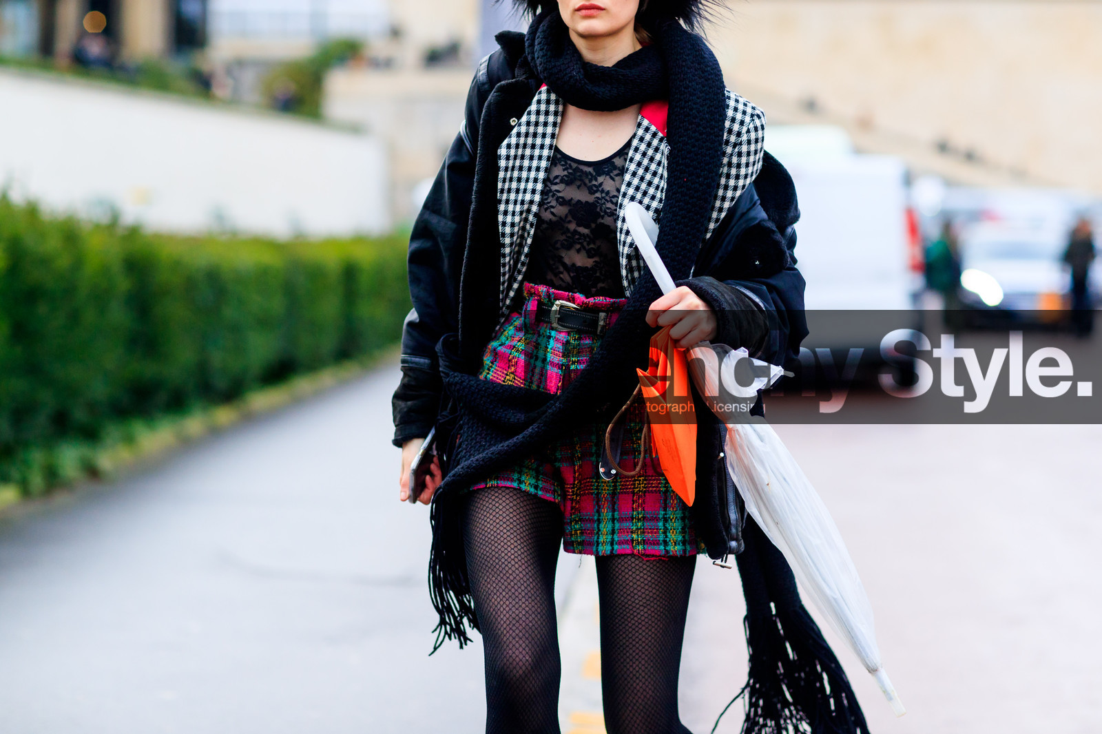 atmosphere details, AUTUMN WINTER 2017-2018, AW 17-18, black coat, black scarf, black top, blazer, checked jacket, checked shorts, detail, FALL WINTER 2017-2018, fashion week, frenchystyle, fur hat, FW, FW 17-18, gingham, graphic jacket, graphic shorts, high waist, horizontal, jonathan paciullo, lace top, model, PARIS, PFW, plaid, printed jacket, printed shorts, red hat, red shorts, street style, tartan, tights, veronika vilim