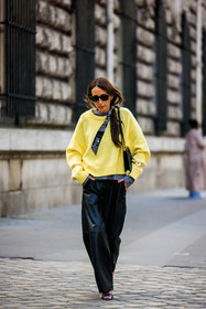 puffed jacket, grey jacket, winter jacket, orange glasses, oatmeal pants, flared pants, red handbag, prada handbag, prada nylon, chloe loulou de saison, street style, jonathan paciullo, FW, frenchystyle, fashion week, AUTUMN WINTER 2022-2023, FALL WINTER 2022_2023, FW 22-23, PFW, PARIS, full length, vertical