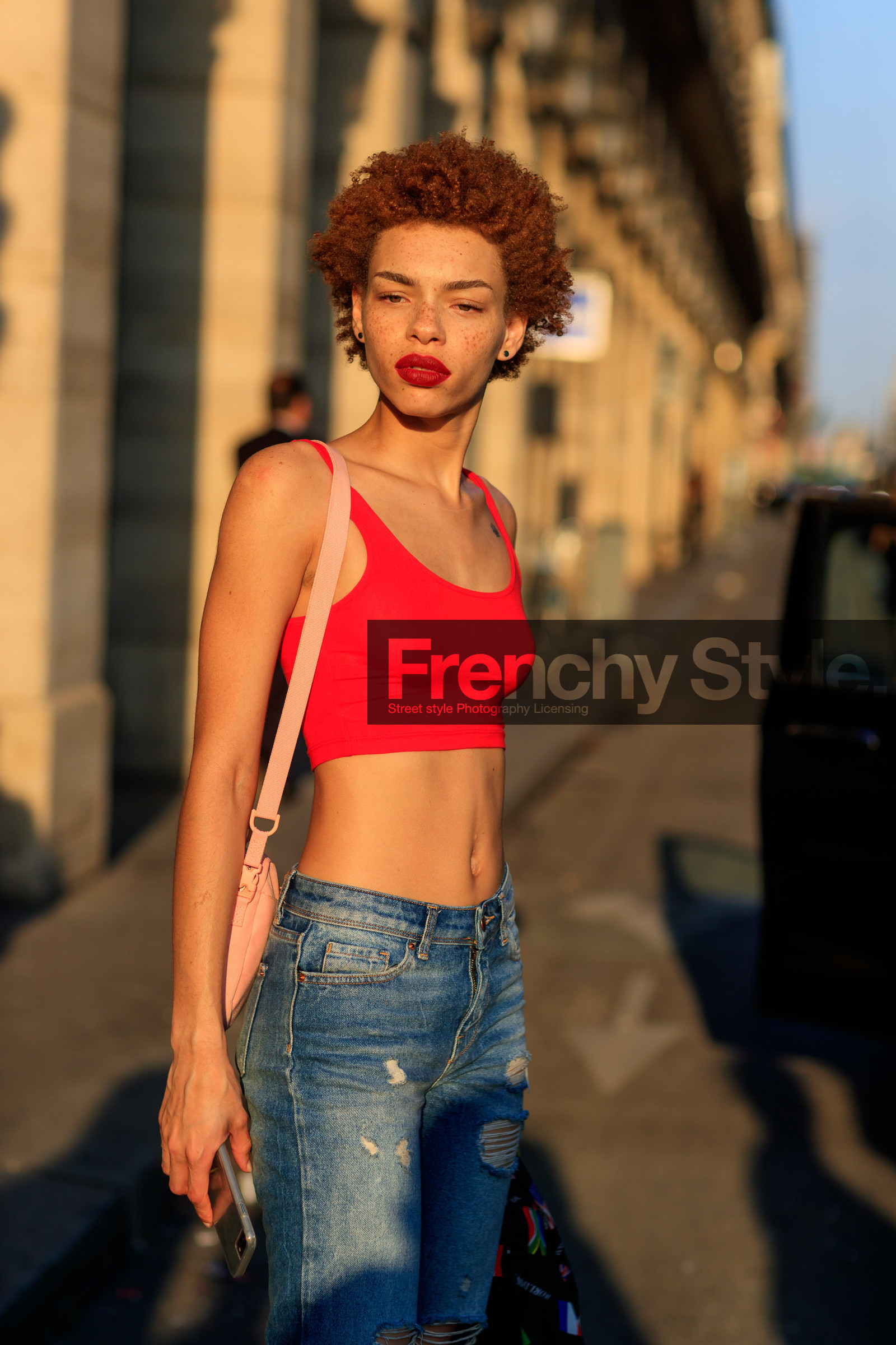 blue denim, denim pants, dyed hair, freckles, jeans, leather bag, pink bag, red lips, red t shirt, red top, trousers, fashion week, frenchystyle, FW, jonathan paciullo, street style, PFW, PARIS, vertical, detail, atmosphere details, model, AUTUMN WINTER 2018-2019, FALL WINTER 2018-2019, FW 18-19