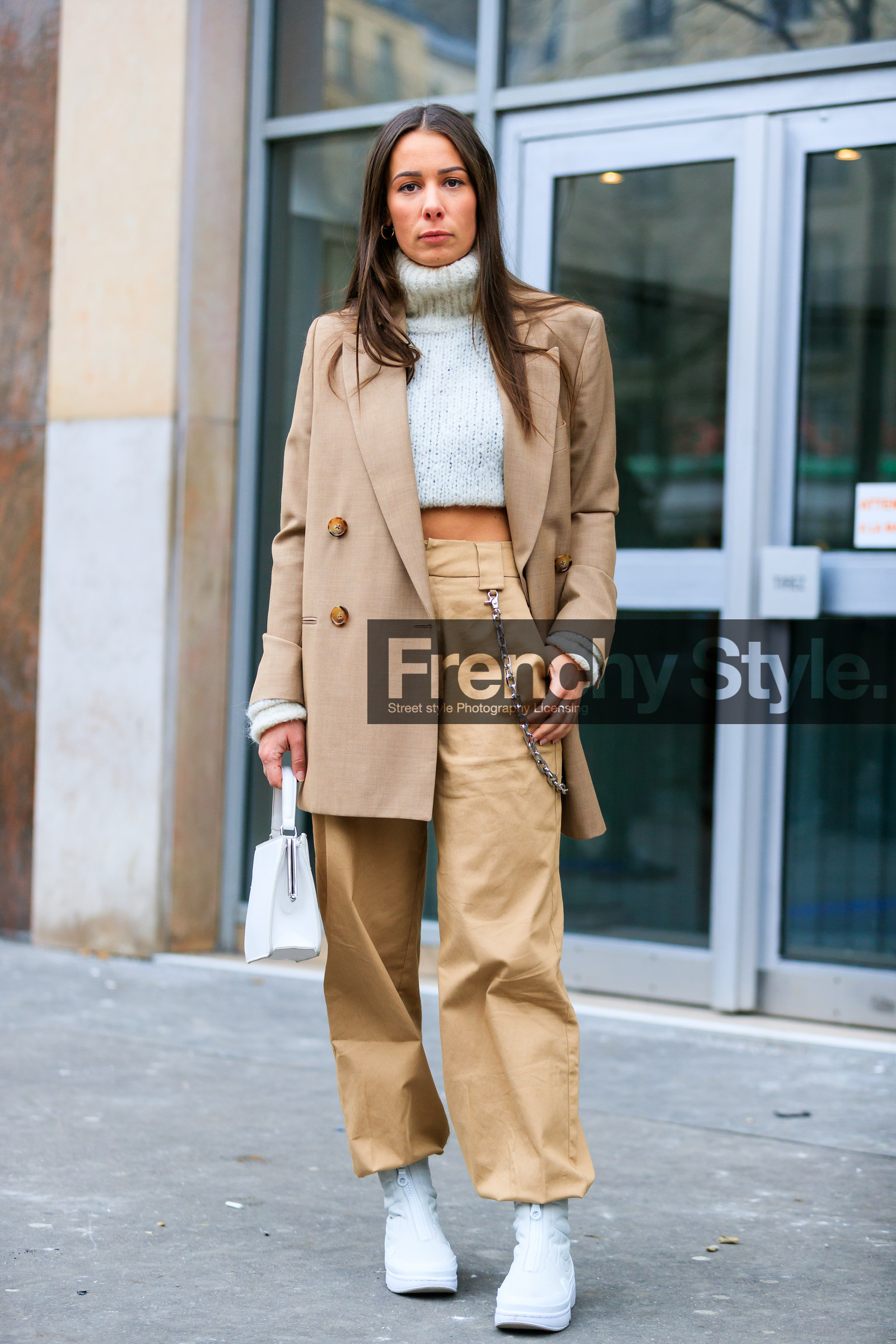beige jacket, beige pants, chains, crop top, leather bag, leather shoes, trousers, turtleneck sweater, white bag, white boots, white sweater, street style, jonathan paciullo, FW, frenchystyle, fashion week, PFW, PARIS, AUTUMN WINTER 2018-2019, FALL WINTER 2018-2019, FW 18-19, vertical, full length, alice & j.s