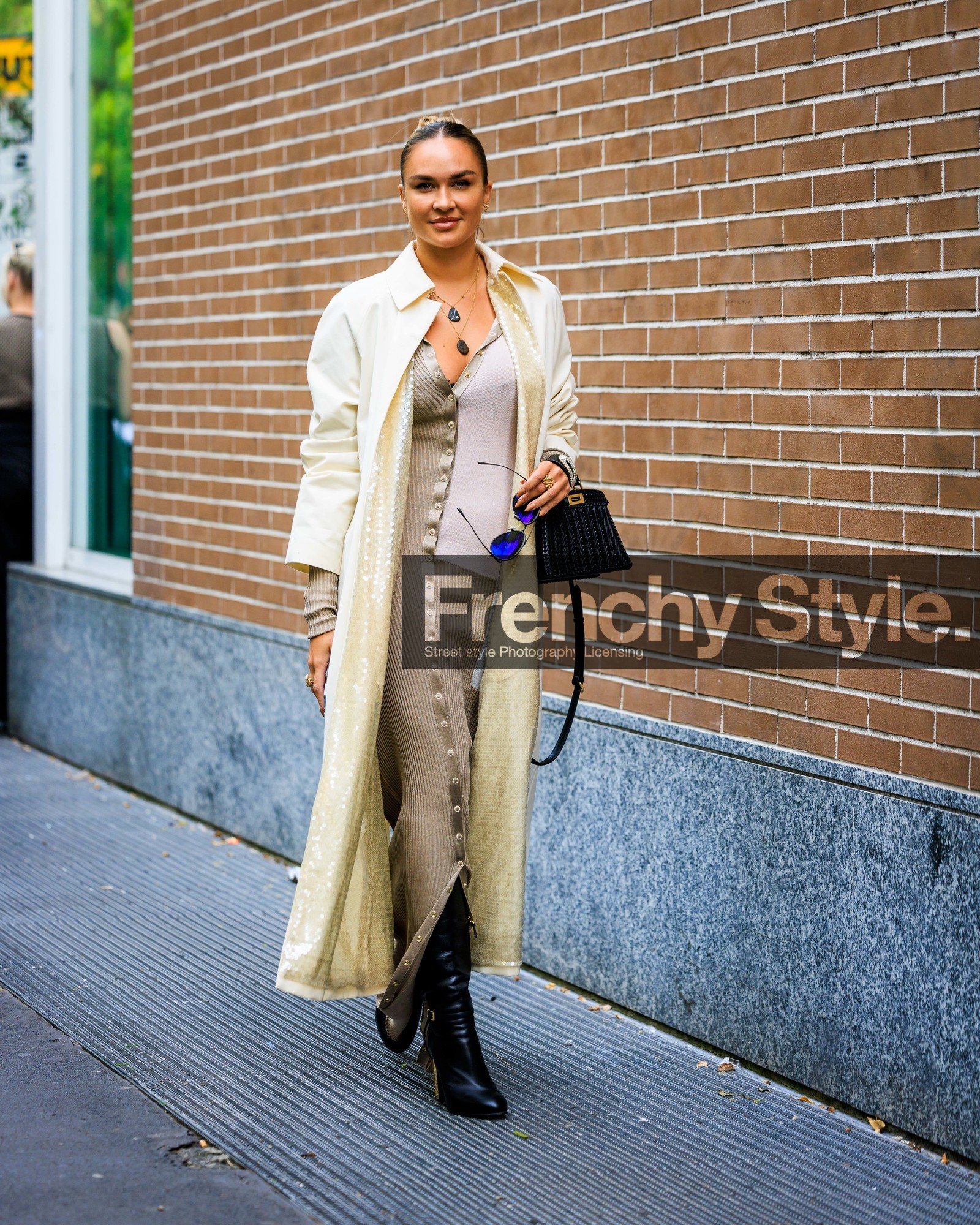 fashion week, frenchystyle, FW, jonathan paciullo, street style, MFW, MILAN, SPRING SUMMER 2024, SS 24, vertical, atmosphere details, detail