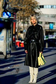 beige boots, black dress, high boots, high heels, leather bag, leather dress, leather shoes, linda tol, loewe, yellow bag, PARIS, PFW, street style, jonathan paciullo, FW, frenchystyle, fashion week, AUTUMN WINTER 2019-2020, AW 19-20, FALL WINTER 2019-2020, FW 19-20, vertical, full length