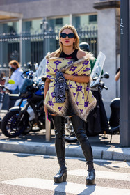 black boots, black skirt, black sunglasses, flower, flower print, fur scarf, glooves, high boots, leather boots, mini skirt, plateform, prada glooves, prada look, printed scarf, scarf, sunglasses, Tina Leung, wool scarf, yellow scarf, fashion week, frenchystyle, FW, jonathan paciullo, street style, SPRING SUMMER 2022, SS 22, MFW, MILAN, vertical, full length