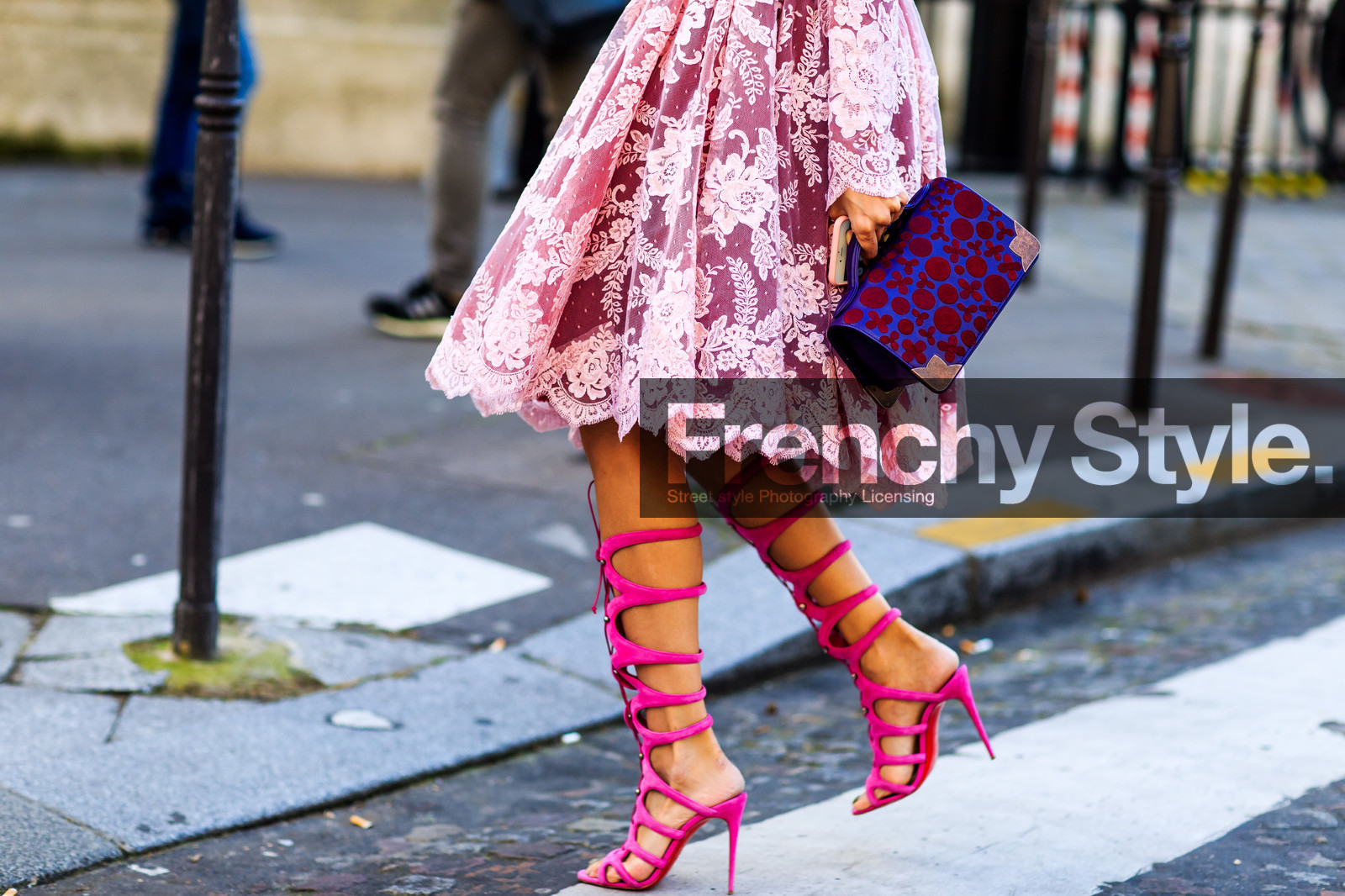 atmosphere details, AUTUMN WINTER 2016-2017, AW 16-17, bordeaux, burgundy, detail, FALL WINTER 2016-2017, fashion week, floral, flower, frenchystyle, FW, FW 16-17, high heels, horizontal, jonathan paciullo, lace dress, leather bag, leather shoes, open toe, PARIS, PFW, pink, pink dress, pink shoes, printed bag, printed dress, purple, purple bag, red, silk dress, street style