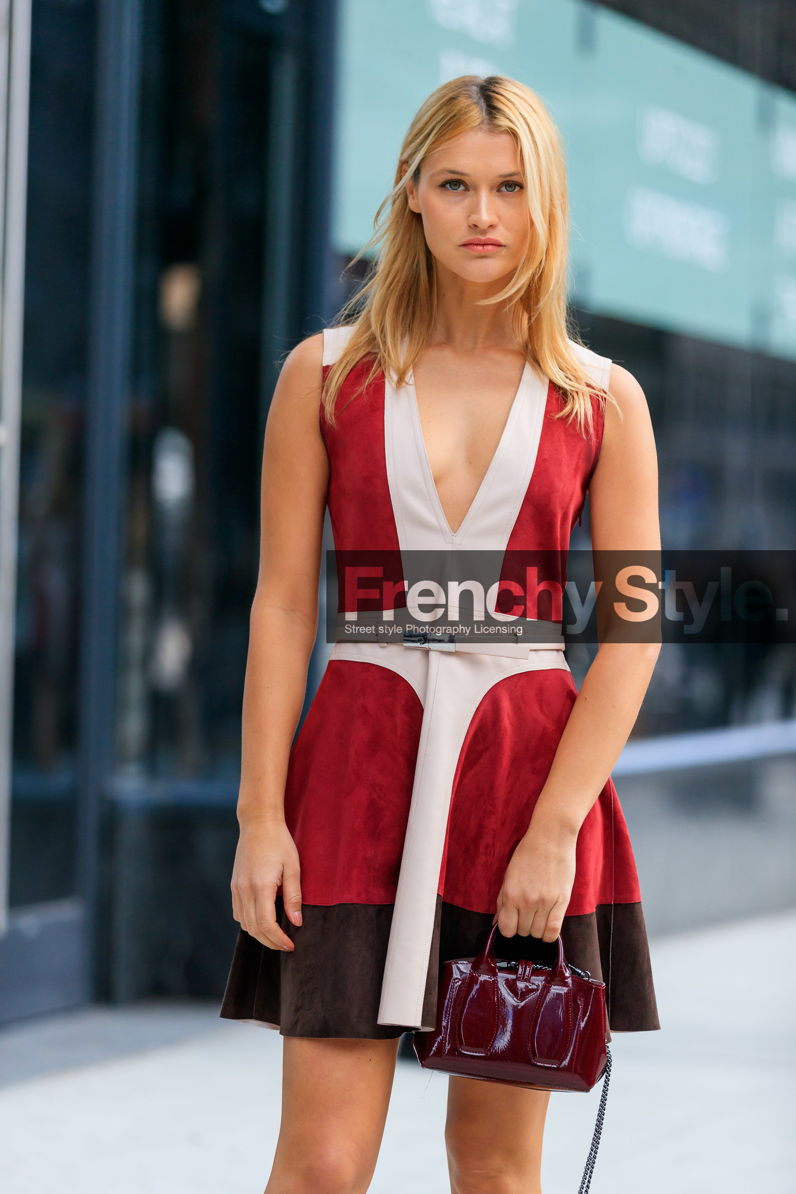 chloe lecareux, longchamp dress, sleeveless dress, red dress, red suede shoes, red suede dress, suede dress, beige dress, burgundy dress, low necked dress, mini dress, belted dress, beige leather dress, polish bag, burgundy bag, burgundy leather bag, longchamp bag, mini bag, fashion week, frenchystyle, FW, jonathan paciullo, street style, FALL WINTER 2020-2021, AUTUMN WINTER 2020-2021, FW 20-21, vertical, atmosphere details, detail, NYFW, NEW YORK