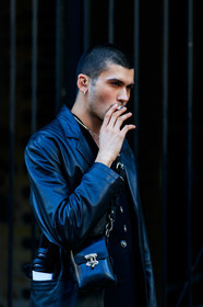 street style, jonathan paciullo, FW, frenchystyle, fashion week, LFW, LONDON, AUTUMN WINTER 2019-2020, AW 19-20, FW 19-20, FALL WINTER 2019-2020, vertical, atmosphere details, detail