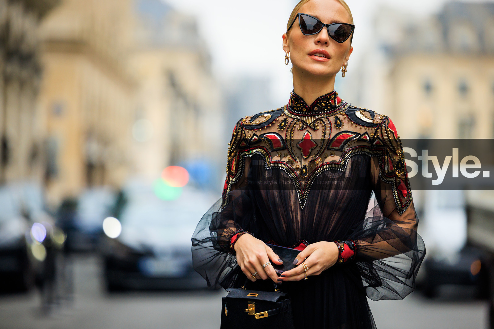 hermes bag, mini bag, black handbag, black sunglasses, black dress, embroidered dress, red embroideries, black tulle, golden earring, multiple rings, fashion week, frenchystyle, FW, jonathan paciullo, street style, PARIS, PFW, SPRING SUMMER 2022, SS 22, atmosphere details, detail, horizontal