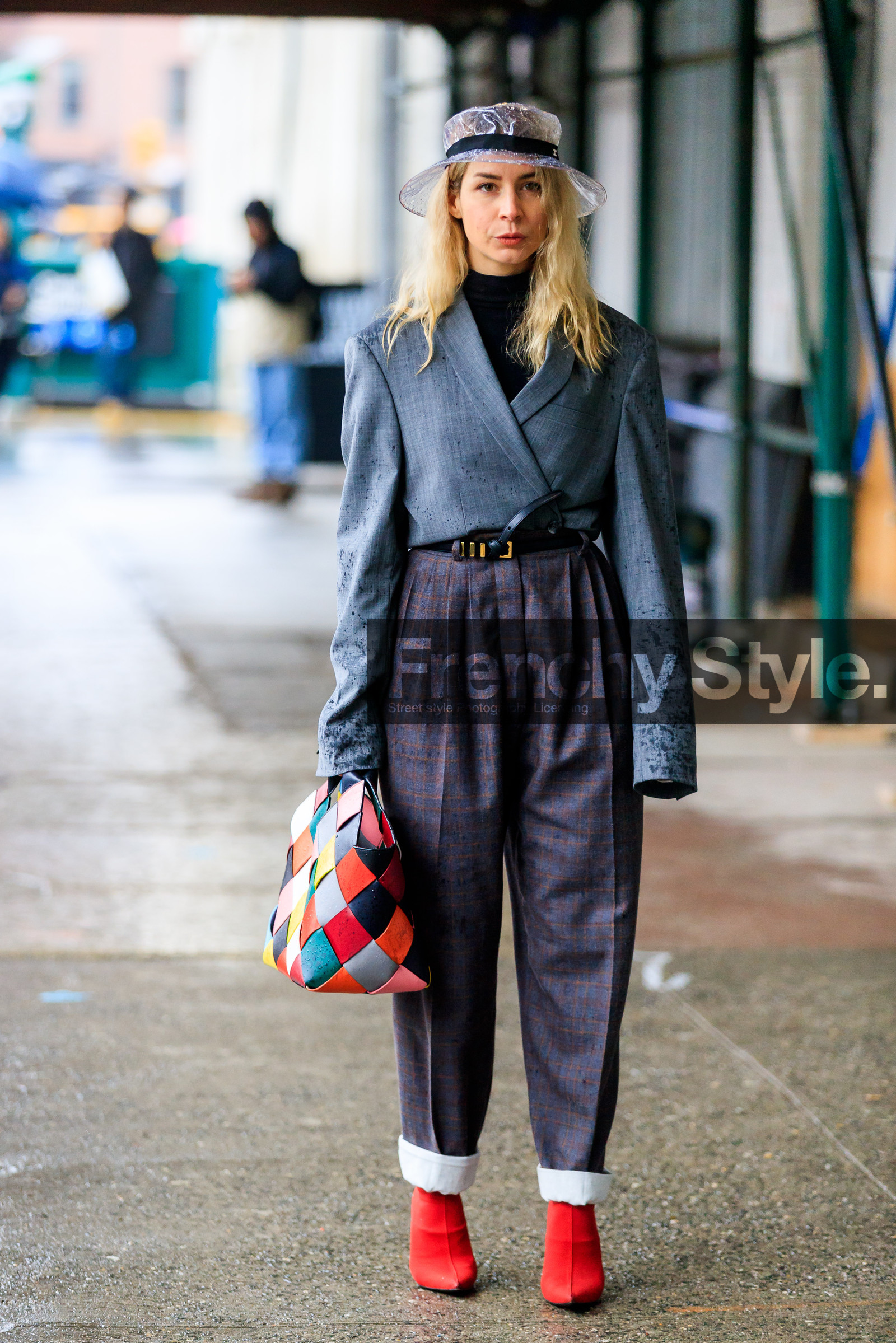 blazer, chanel, checked bag, graphic bag, grey jacket, grey pants, hat, high heels, high waist, leather bag, leather shoes, loewe, multicolor bag, printed bag, red shoes, trousers, street style, jonathan paciullo, FW, frenchystyle, fashion week, NYFW, NEW YORK, AUTUMN WINTER 2018-2019, AW 18-19, FALL WINTER 2018-2019, FW 18-19, vertical, full length, irina lakicevic