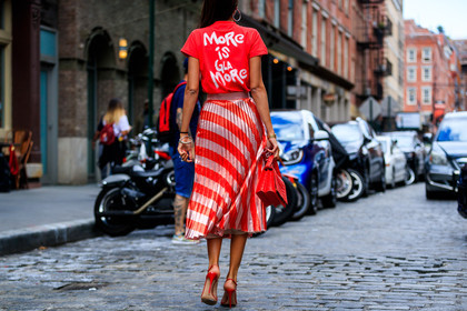 atmosphere details, detail, fashion week, frenchystyle, FW, giovanna battaglia, high heels, horizontal, jonathan paciullo, leather bag, leather shoes, metallic skirt, NEW YORK, NYFW, pleated skirt, printed skirt, printed t shirt, red bag, red shoes, red skirt, red t shirt, SPRING SUMMER 2018, SS 18, street style, striped skirt, sunglasses