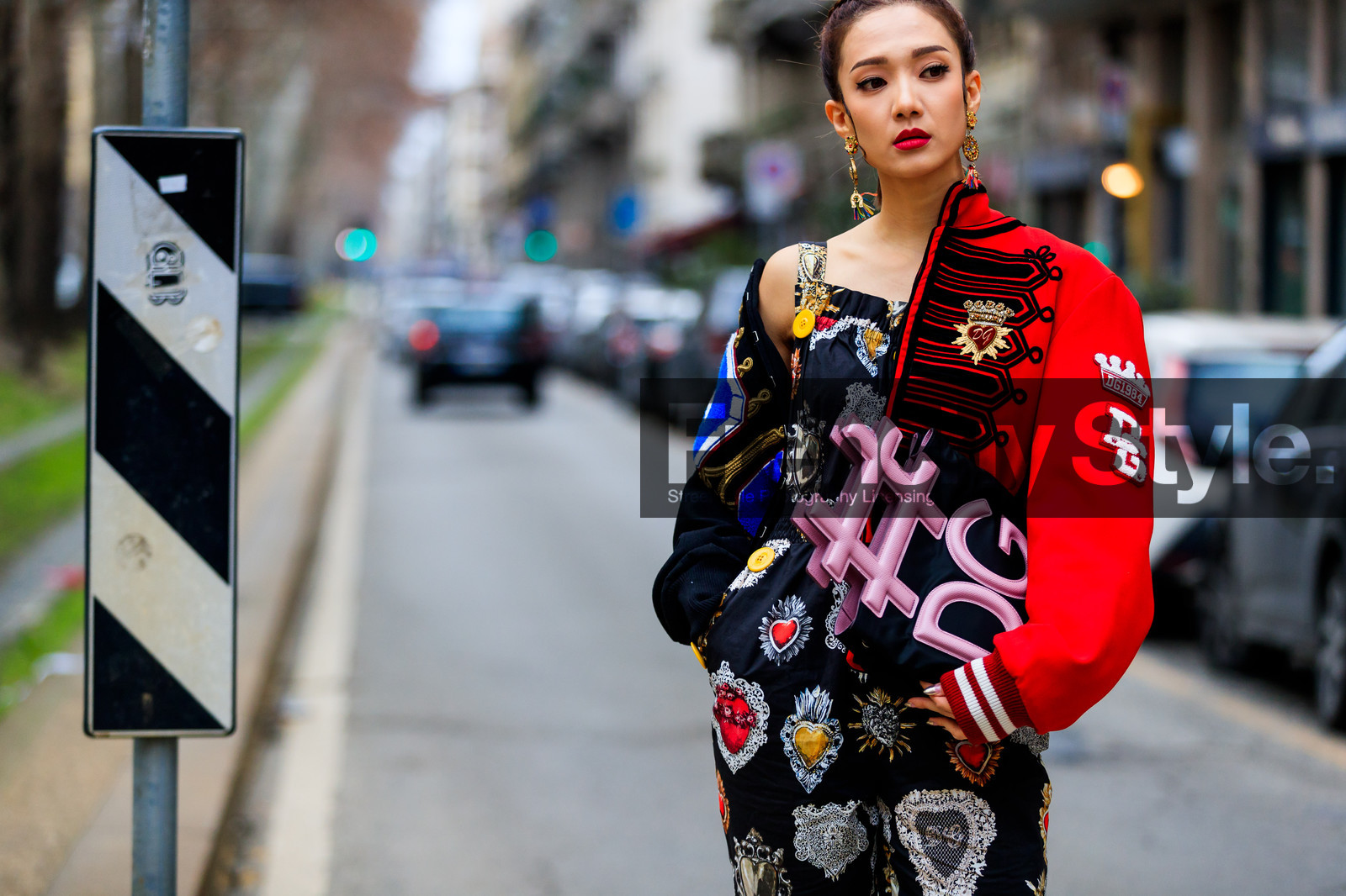 black bag, black jumpsuit, braids, dolce & gabbana, earrings, embroidered jacket, graphic bag, graphic jacket, graphic pants, leather bag, pink bag, printed bag, printed jacket, printed jumpsuit, printed pants, red jacket, trousers, fashion week, frenchystyle, FW, jonathan paciullo, street style, MFW, MILAN, AUTUMN WINTER 2018-2019, FALL WINTER 2018-2019, FW 18-19, horizontal, atmosphere details