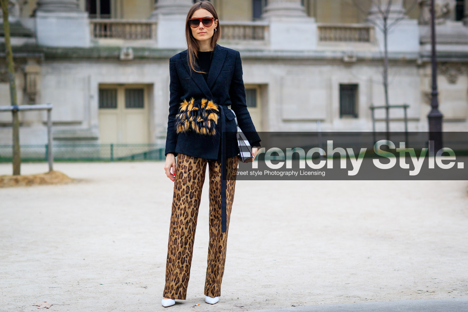 animal print, black jacket, brown pants, high heels, leather bag, leather shoes, leopard print, printed pants, sunglasses, trousers, white bag, yellow fur, fashion week, frenchystyle, FW, jonathan paciullo, street style, PFW, PARIS, SPRING SUMMER 2017, SS 17, HAUTE COUTURE, atmosphere details, full length, horizontal, giorgia tordini
