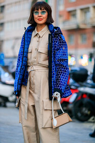 beige bag, beige pants, beige shirt, blue jacket, graphic jacket, leather bag, liz yu, printed jacket, red lips, sunglasses, trousers, fashion week, frenchystyle, FW, jonathan paciullo, street style, MFW, MILAN, AUTUMN WINTER 2019-2020, AW 19-20, FALL WINTER 2019-2020, FW 19-20, vertical, atmosphere details, detail