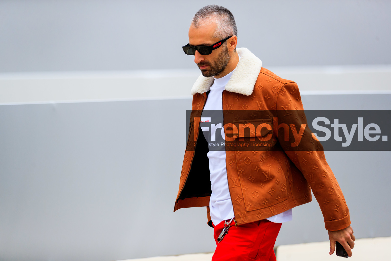 camel jacket, fur collar jacket, fur detail, monogrammed jacket, logo all over, logo printed jacket, louis vuitton jacket, zipped jacket, black sunglasses, square shape glasses, fashion week, frenchystyle, FW, jonathan paciullo, street style, PFW, PARIS, SPRING SUMMER 2022, SS 22, horizontal, atmosphere details, detail