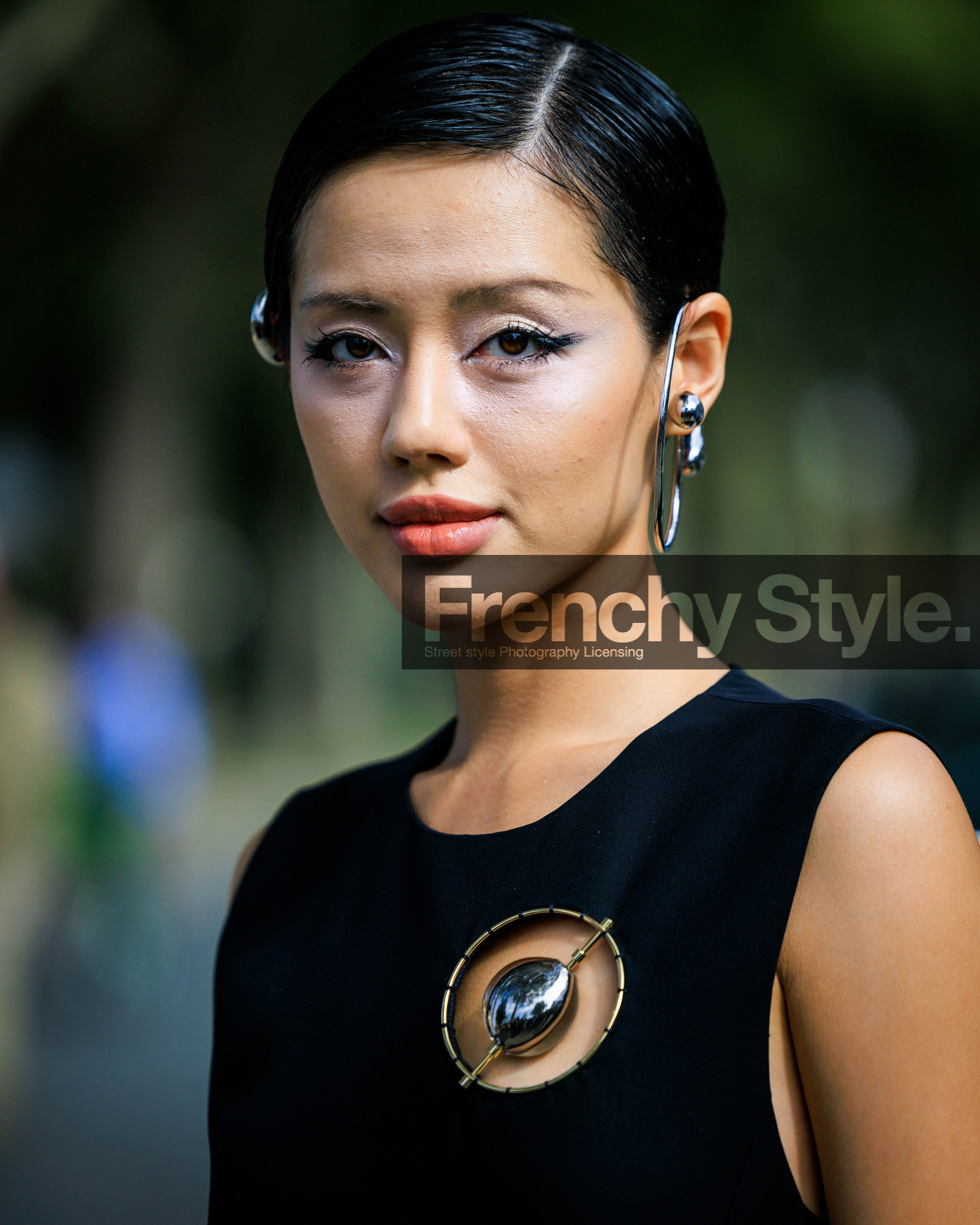 PARIS, PFW, fashion week, frenchystyle, FW, jonathan paciullo, street style, SPRING SUMMER 2024, SS 24, vertical, atmosphere details, detail