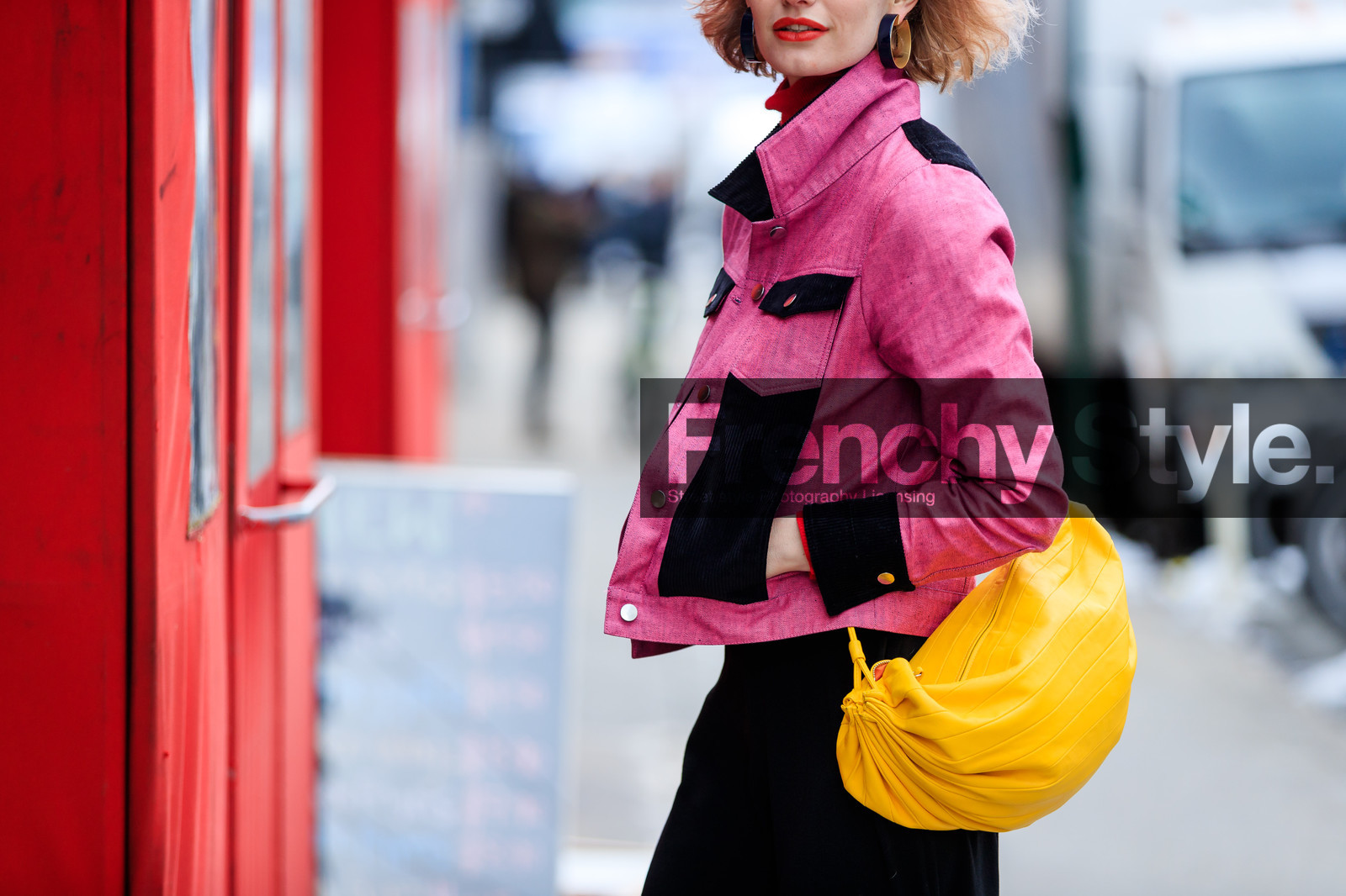 atmosphere details, AUTUMN WINTER 2017-2018, AW 17-18, black jumpsuit, detail, FALL WINTER 2017-2018, fashion week, frenchystyle, FW, FW 17-18, horizontal, jonathan paciullo, leather bag, NEW YORK, NYFW, pink jacket, red lips, street style, trousers, yellow bag, zanita whittington