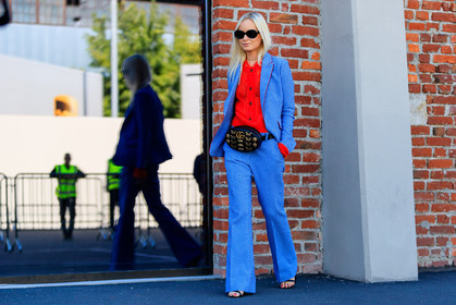 atmosphere details, black bag, black shoes, blazer, blue jacket, blue pants, blue suit, embroidered bag, fanny pack, fashion week, frenchystyle, full length, FW, graphic bag, graphic jacket, graphic pants, graphic suit, gucci, high heels, horizontal, jonathan paciullo, leather bag, leather shoes, MFW, MILAN, printed bag, printed jacket, printed pants, printed suit, red sweater, SPRING SUMMER 2018, SS 18, street style, sunglasses, thora valdimars, trousers