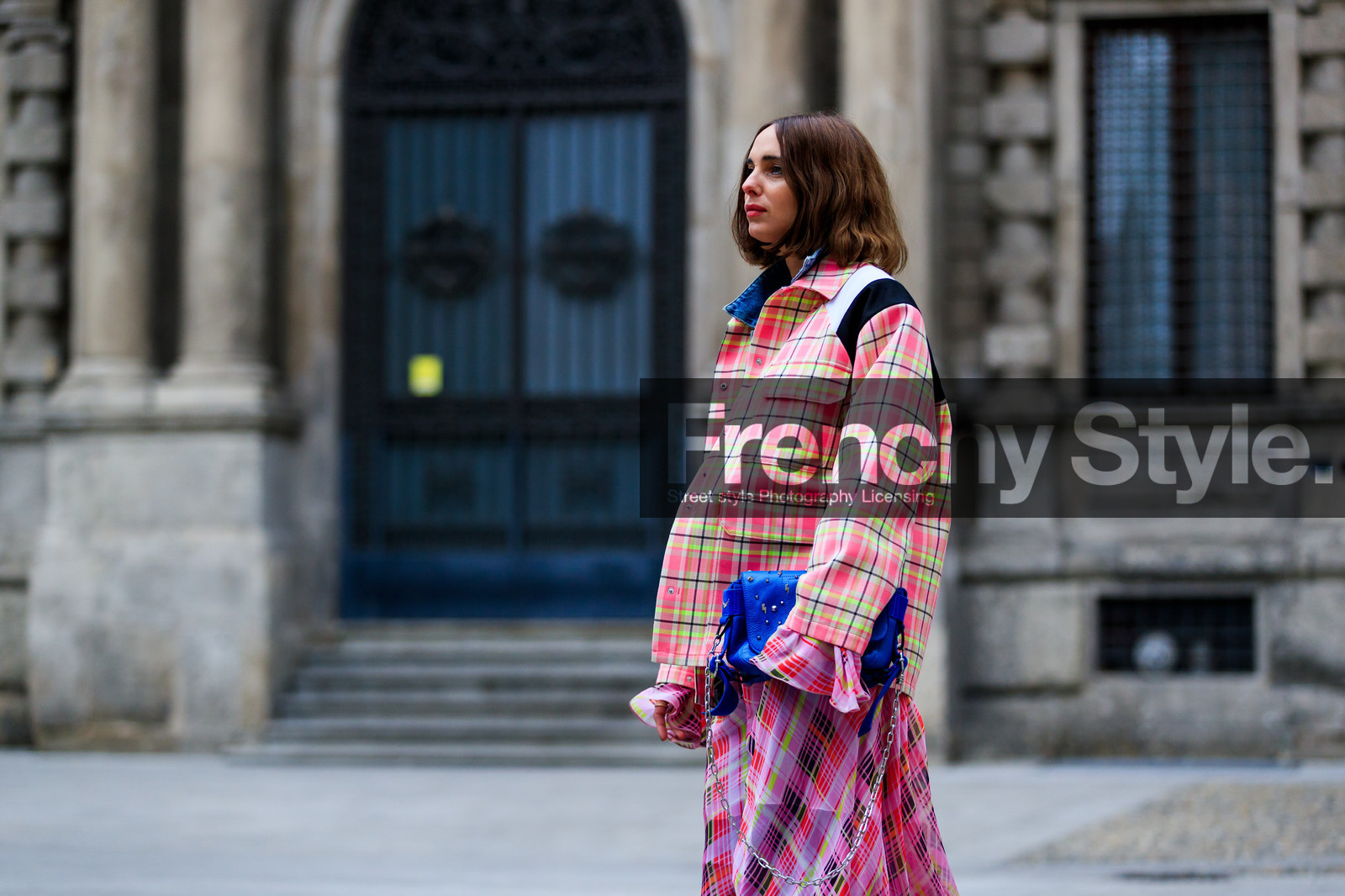 blue bag, checked, graphic bag, graphic dress, graphic jacket, leather bag, pink dress, pink jacket, plaid, printed bag, printed dress, printed jacket, tartan, fashion week, frenchystyle, FW, jonathan paciullo, street style, MFW, MILAN, AUTUMN WINTER 2018-2019, FALL WINTER 2018-2019, FW 18-19, horizontal, atmosphere details, candela novembre