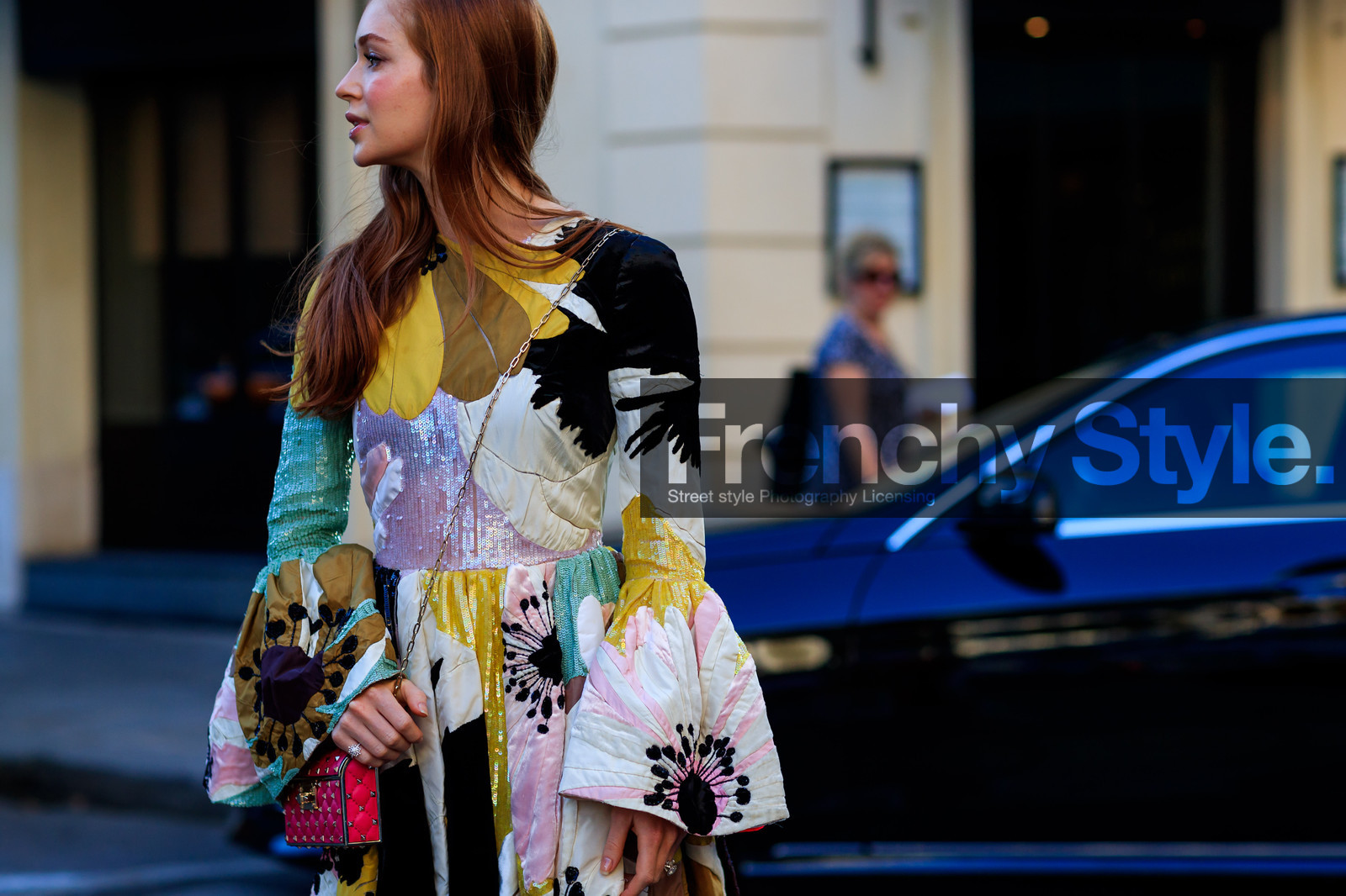 glitter, graphic dress, leather bag, multicolor dress, patchwork, printed dress, red bag, sequined dress, shiny dress, valentino, PFW, fashion week, frenchystyle, FW, jonathan paciullo, street style, PARIS, horizontal, atmosphere details, detail, AUTUMN WINTER 2018-2019, FALL WINTER 2018-2019, FW 18-19