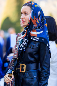 black jacket, blue scarf, christian dior, headscarf, leather jacket, fashion week, frenchystyle, FW, jonathan paciullo, street style, PFW, PARIS, AUTUMN WINTER 2019-2020, AW 19-20, FALL WINTER 2019-2020, FW 19-20, vertical, atmosphere details, detail