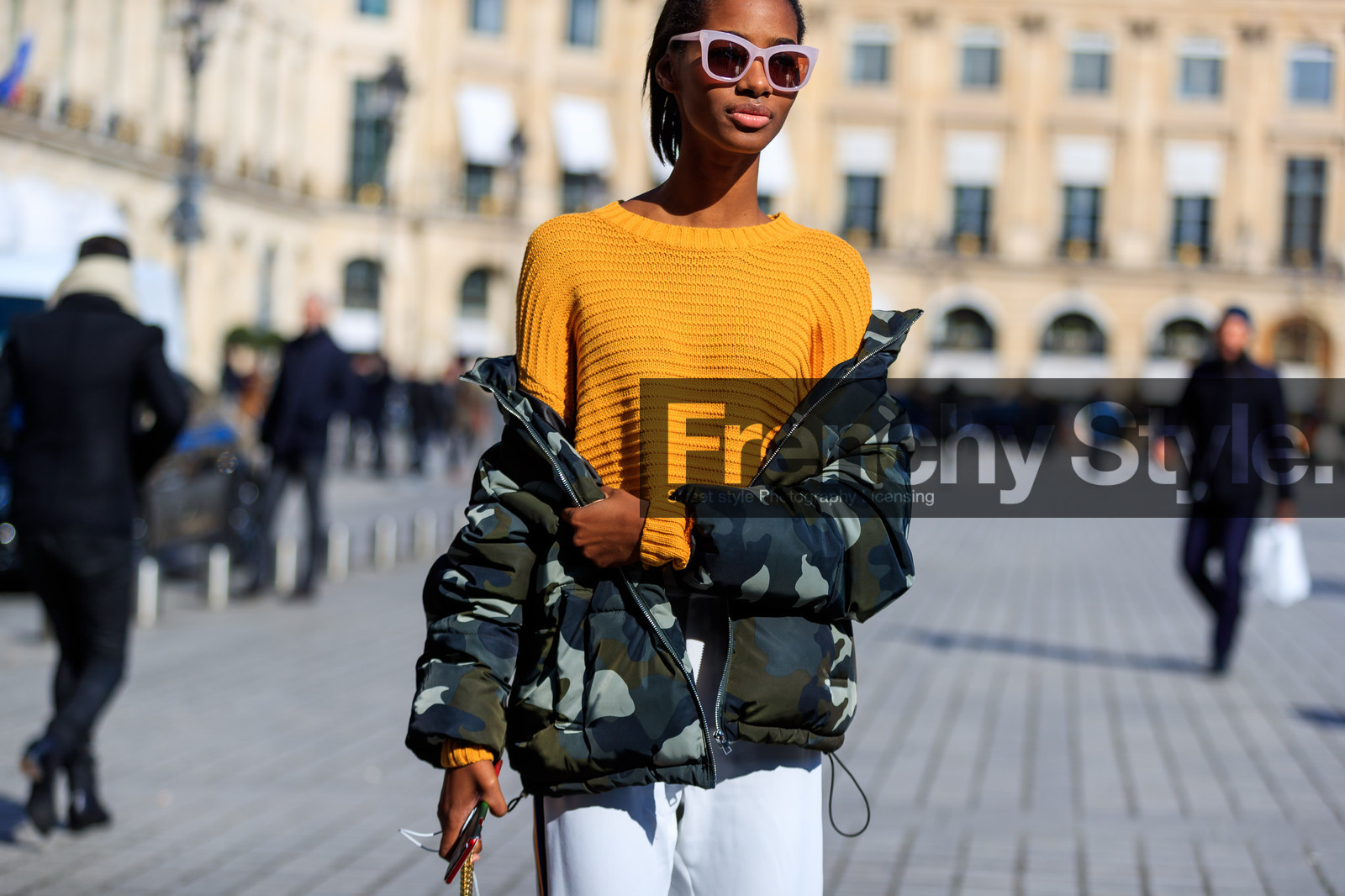 camo jacket, camouflage, down jacket, graphic jacket, green jacket, off the shoulder, orange sweater, printed jacket, sunglasses, trousers, white pants, street style, jonathan paciullo, FW, frenchystyle, fashion week, PFW, PARIS, AUTUMN WINTER 2018-2019, FALL WINTER 2018-2019, FW 18-19, horizontal, atmosphere details, model