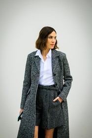 grey coat, white shirt, short hair, grey shorts, grey belt, alexa chung, fashion week, frenchystyle, FW, jonathan paciullo, street style, AUTUMN WINTER 2022-2023, FALL WINTER 2022_2023, FW 22-23, PFW, PARIS, vertical, detail
