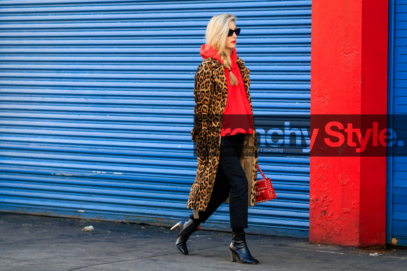 atmosphere details, AUTUMN WINTER 2017-2018, AW 17-18, black boots, black denim, black shoes, brown coat, brown fur, denim pants, FALL WINTER 2017-2018, fashion week, frenchystyle, full length, Fur coat, FW, FW 17-18, high heels, hoodie, horizontal, jeans, joanna hillman, jonathan paciullo, leather bag, leather shoes, NEW YORK, NYFW, printed bag, red bag, red sweater, street style, studs, sunglasses, trousers