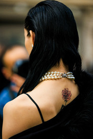 black sunglasses, black jacket, buttoned jacket, hermes bag, logo bag, leather bafg, hermes, dark jeans, pearl ring, white scarf, printed scarf, ginger hair, model, street style, jonathan paciullo, FW, frenchystyle, fashion week, AUTUMN WINTER 2022-2023, FALL WINTER 2022_2023, FW 22-23, PARIS, PFW, vertical, detail