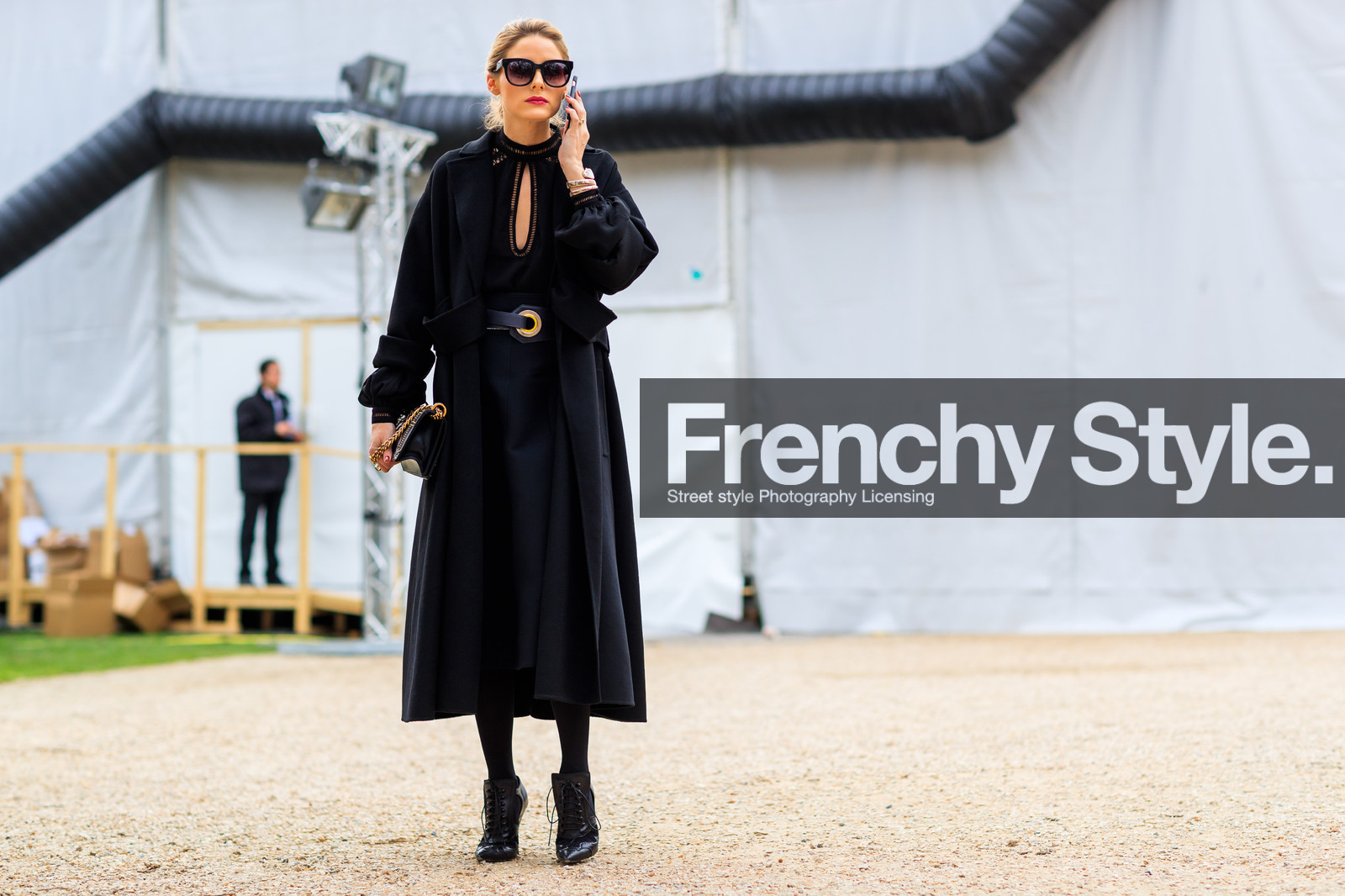 atmosphere details, AUTUMN WINTER 2017-2018, AW 17-18, black belt, black coat, black jacket, black shirt, black shoes, black skirt, christian dior, FALL WINTER 2017-2018, fashion week, frenchystyle, full length, FW, FW 17-18, high heels, horizontal, jonathan paciullo, leather belt, leather shoes, olivia palermo, PARIS, PFW, street style, sunglasses, tone on tone, total look black