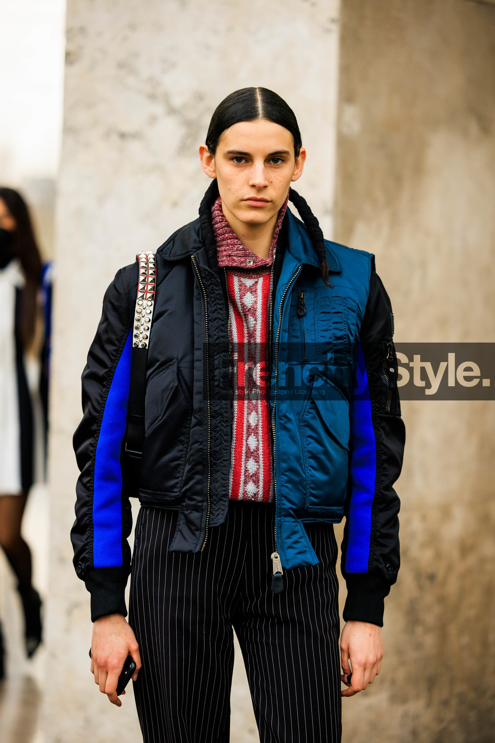 piggy tails, bomber jacket, dual toned jacker, nylon jacket, dark blue jacker, stripes trousers, black trousers, model, fashion week, frenchystyle, FW, jonathan paciullo, street style, AUTUMN WINTER 2022-2023, FALL WINTER 2022_2023, FW 22-23, PFW, PARIS, vertical, detail