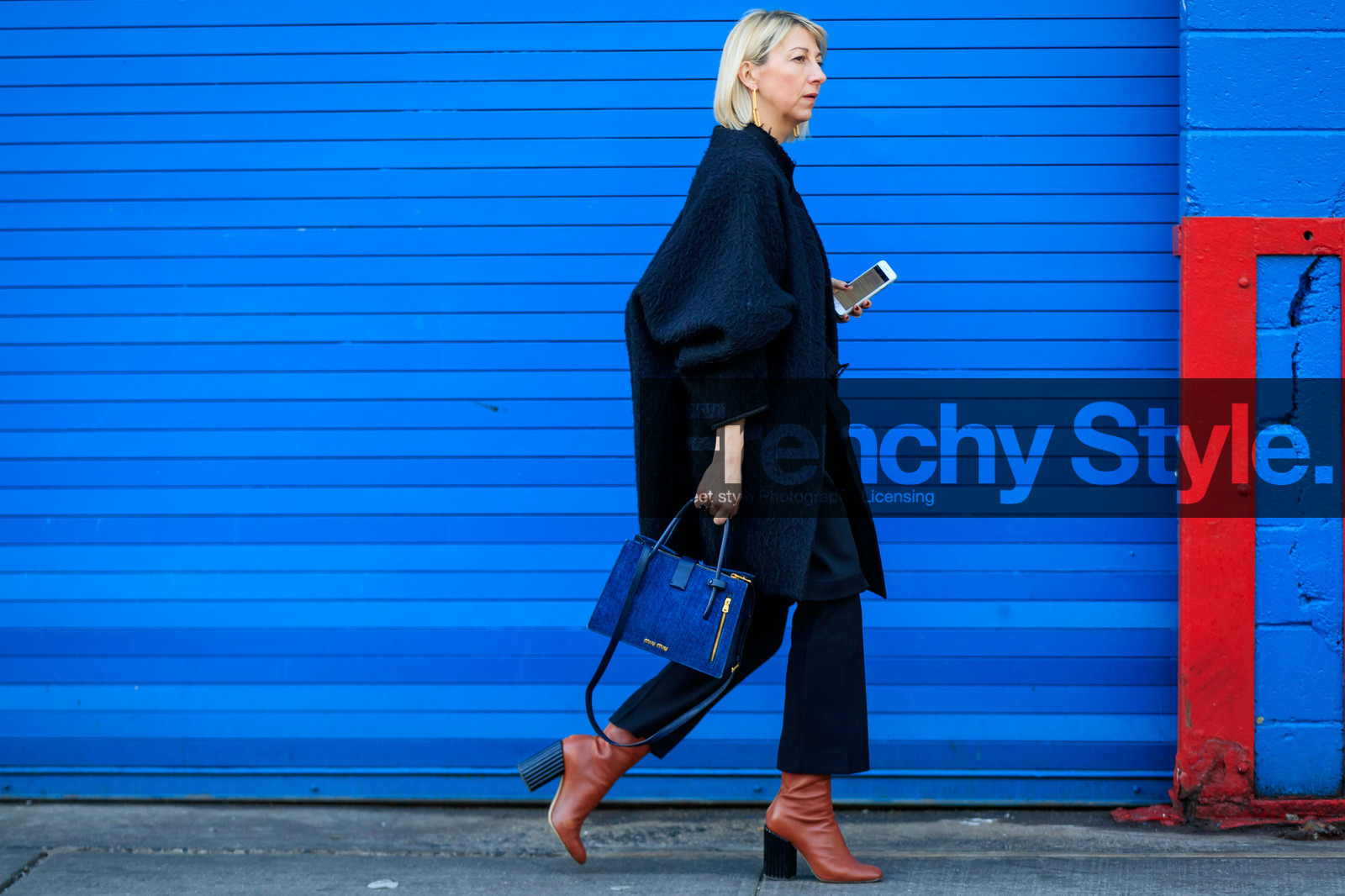 atmosphere details, AUTUMN WINTER 2017-2018, AW 17-18, black bag, black coat, black pants, blue denim, brown boots, denim bag, FALL WINTER 2017-2018, fashion week, frenchystyle, full length, FW, FW 17-18, high heels, horizontal, jonathan paciullo, leather bag, leather boots, miu miu, NEW YORK, NYFW, street style, trousers