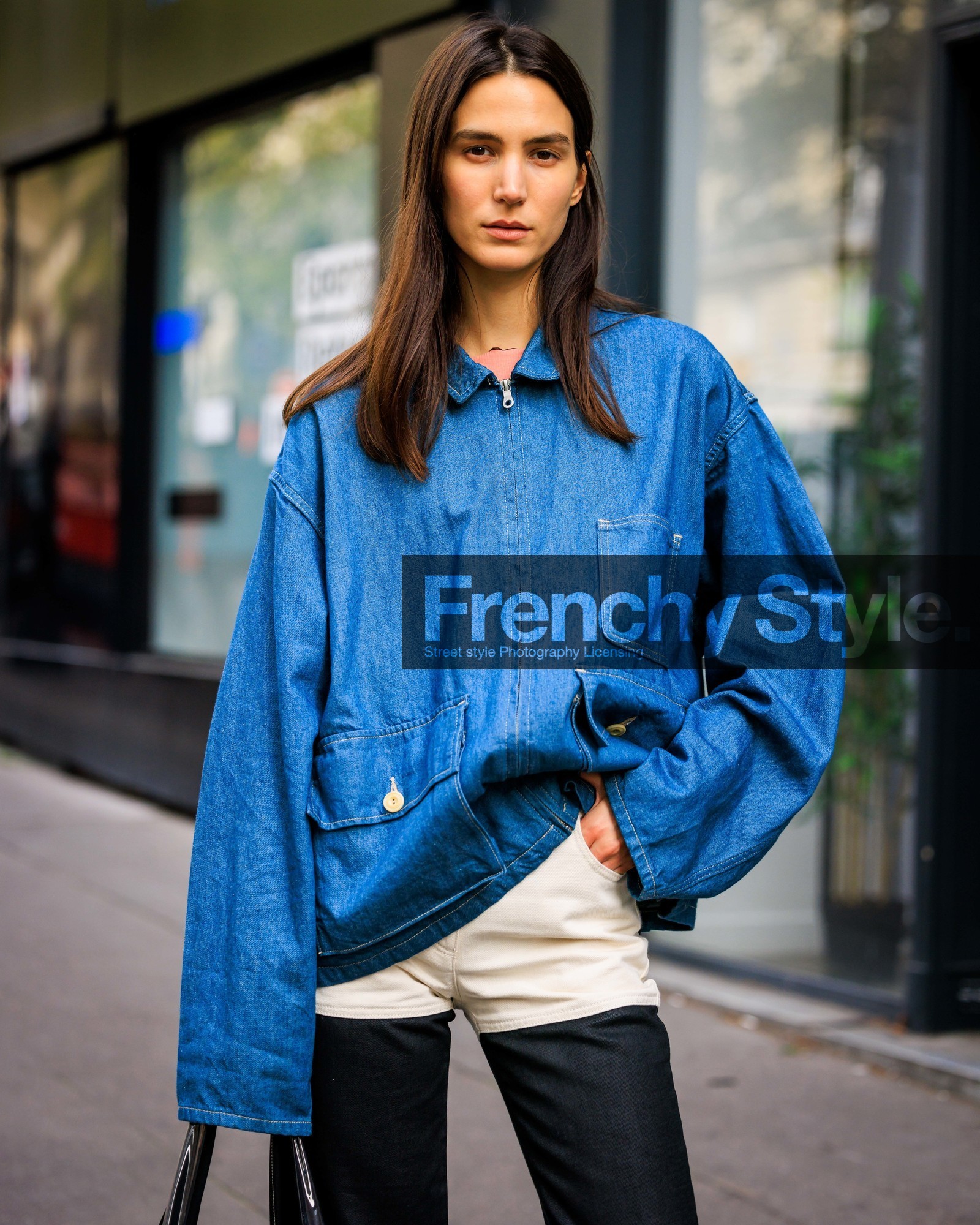 PARIS, PFW, fashion week, frenchystyle, FW, jonathan paciullo, street style, SPRING SUMMER 2024, SS 24, vertical, atmosphere details, detail