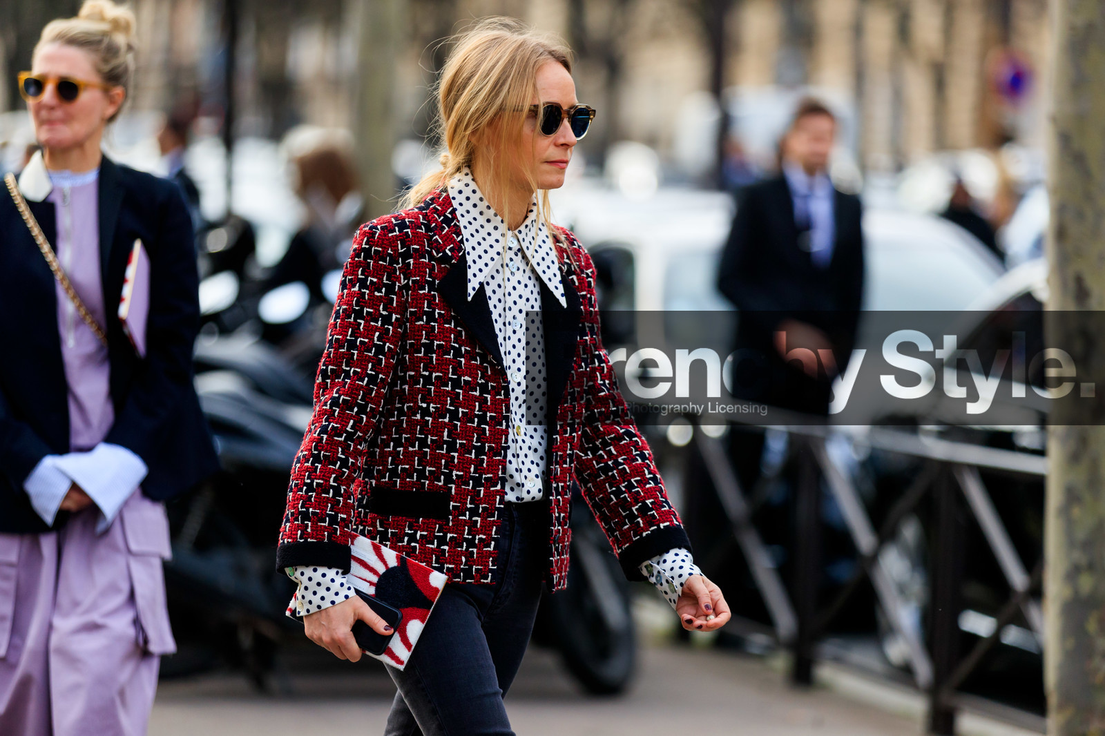 white shirt, polka dots shirt, black jacket, red jacket, tweed jacket, checked jacket, houndstooth printed jacket, fashion week, frenchystyle, FW, jonathan paciullo, street style, PFW, PARIS, horizontal, atmosphere details, detail