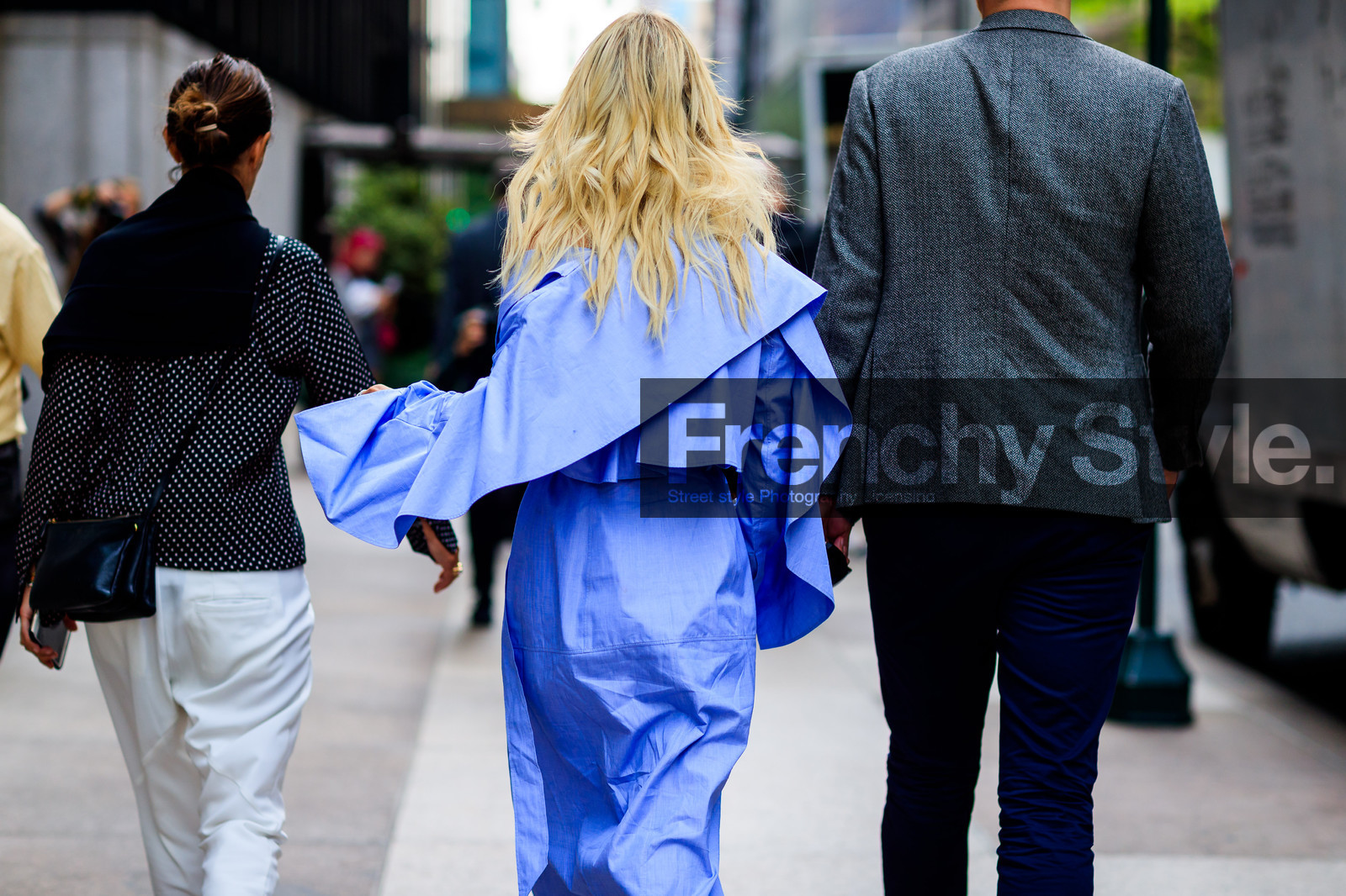 atmosphere details, back detail, blue dress, detail, fashion week, frenchystyle, FW, horizontal, jonathan paciullo, leather bag, NEW YORK, NYFW, shirt dress, SPRING SUMMER 2018, SS 18, street style, zanna roberts rassi