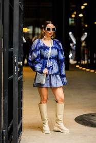 tie dye jacket, blue jacket, buttoned jacket, white sunglasses, pearl earrings, crossbody bag, silver bag, mini skirt, beige boots, leather boots, fashion week, frenchystyle, FW, jonathan paciullo, street style, AUTUMN WINTER 2022-2023, FALL WINTER 2022_2023, FW 22-23, PFW, PARIS, vertical, full length