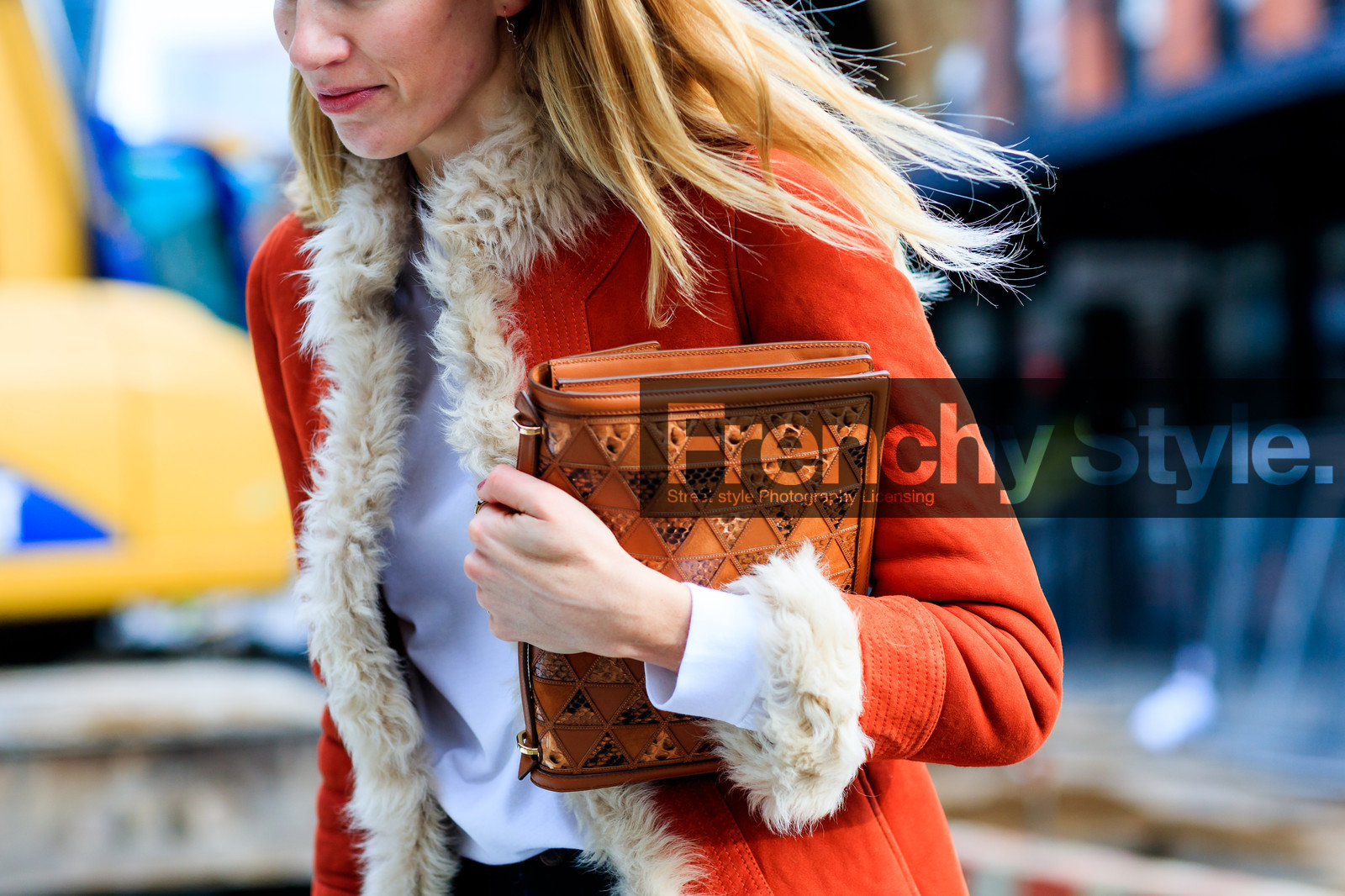 atmosphere details, AUTUMN WINTER 2017-2018, AW 17-18, camel bag, detail, FALL WINTER 2017-2018, fashion week, frenchystyle, fur collar, FW, FW 17-18, graphic bag, horizontal, jonathan paciullo, leather bag, leather coat, NEW YORK, NYFW, orange coat, printed bag, street style, veronika heilbrunner, white t-shirt