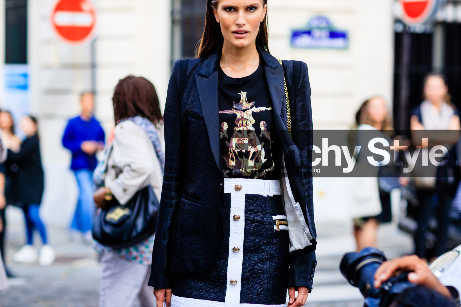 Alla Kostromichova, atmosphere details, balmain, black and white, black jacket, black skirt, black t shirt, blazer, detail, fashion week, frenchystyle, FW, graphic skirt, horizontal, jonathan paciullo, leather bag, model, PARIS, PFW, printed skirt, printed t shirt, pulled back hair, SPRING SUMMER 2017, SS 17, street style, wet hair