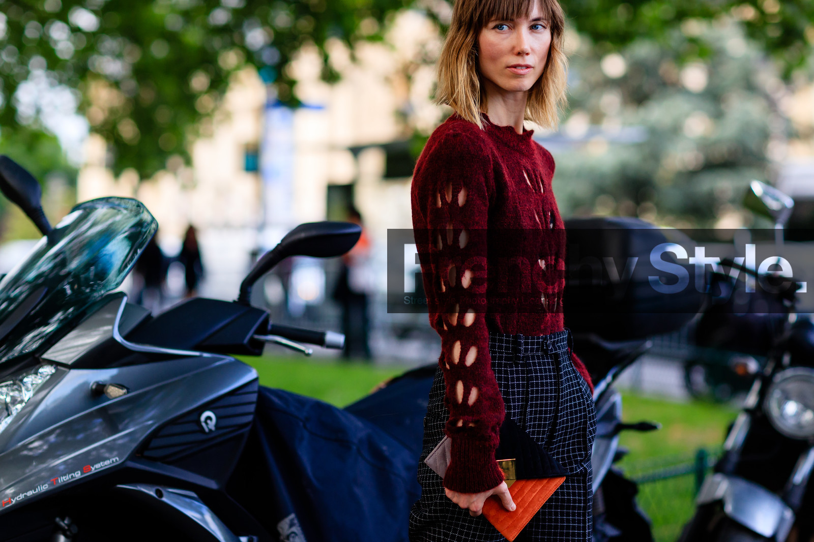 anya ziourova, atmosphere details, AUTUMN WINTER 2016-2017, AW 16-17, checked pants, detail, FALL WINTER 2016-2017, fashion week, frenchystyle, FW, FW 16-17, graphic clutch, graphic pants, HAUTE COUTURE, high waist, horizontal, jonathan paciullo, MENSWEAR, open work, PARIS, PFW, printed clutch, red sweater, street style, suede bag, trousers