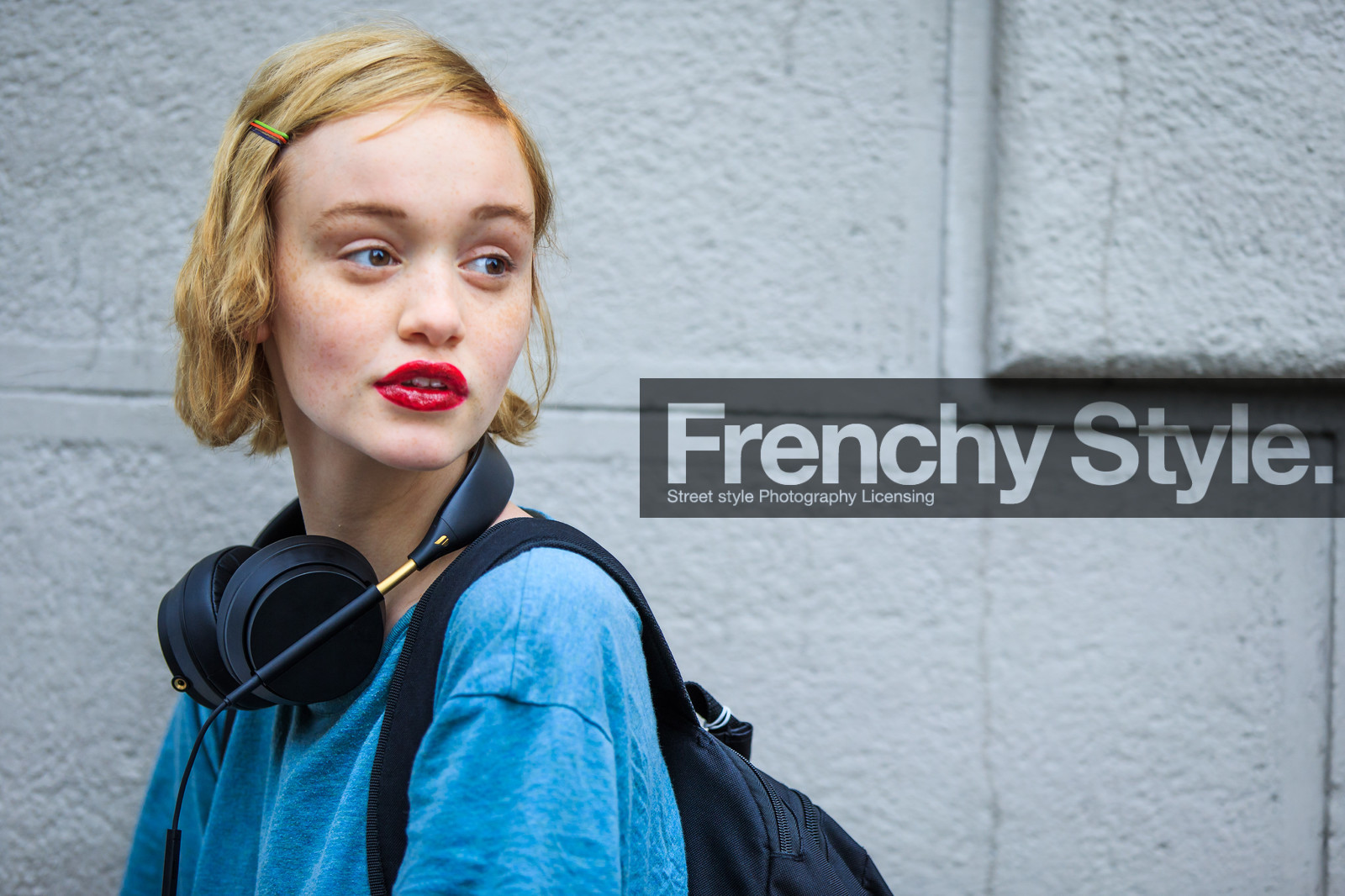 atmosphere details, AUTUMN WINTER 2016-2017, AW 16-17, backpack, black bag, blue t shirt, detail, FALL WINTER 2016-2017, fashion week, frenchystyle, FW, FW 16-17, headphones, horizontal, jonathan paciullo, LFW, LONDON, MENSWEAR, model, natural, oversize, portrait, red lips, Rhiannon McConnell, short hair, skincare, street style
